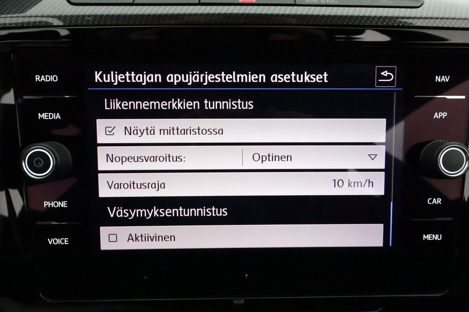 Volkswagen Arteon 2019 R-Line Limited Edition 1,5 TSI EVO 110 kW (150 hv) DSG **Adapt.vakkari / Webasto / P.tutkat / Sporttipenkit / LED** - 1.om Suomi-auto / Kahdet renkaat aluvanteilla / Nahka-Alcantara / digimittaristo / KeylessGo