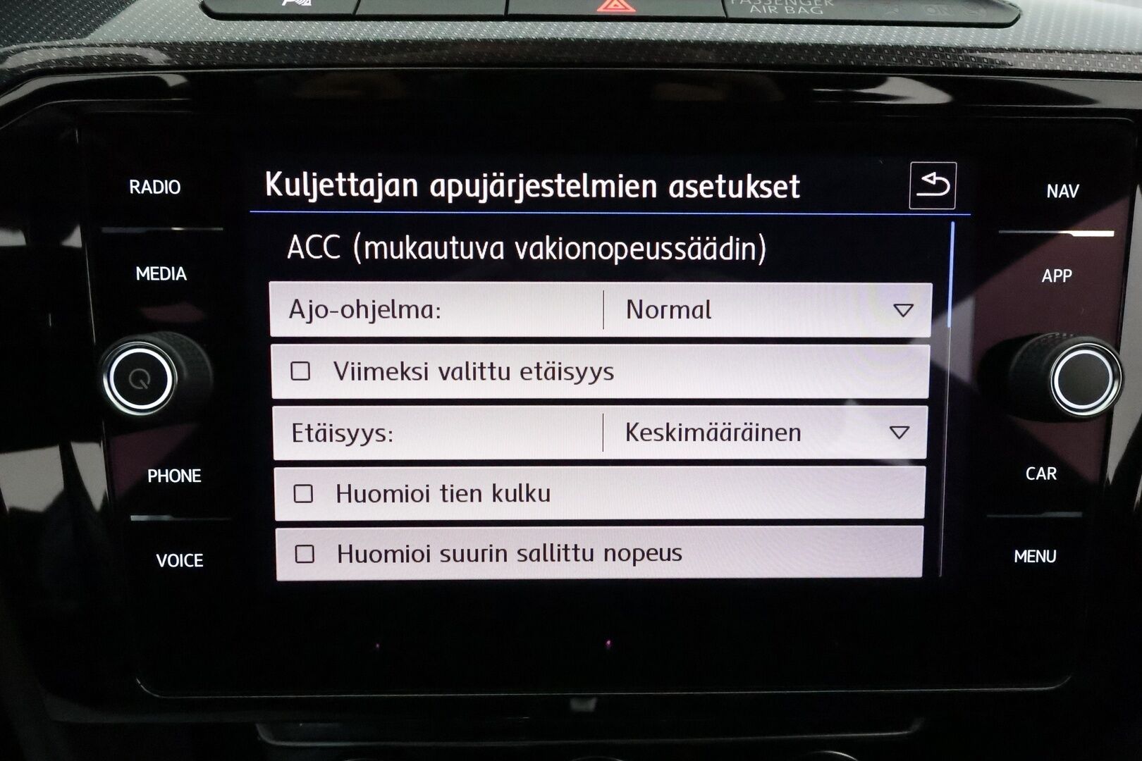 Volkswagen Arteon 2019 R-Line Limited Edition 1,5 TSI EVO 110 kW (150 hv) DSG **Adapt.vakkari / Webasto / P.tutkat / Sporttipenkit / LED** - 1.om Suomi-auto / Kahdet renkaat aluvanteilla / Nahka-Alcantara / digimittaristo / KeylessGo
