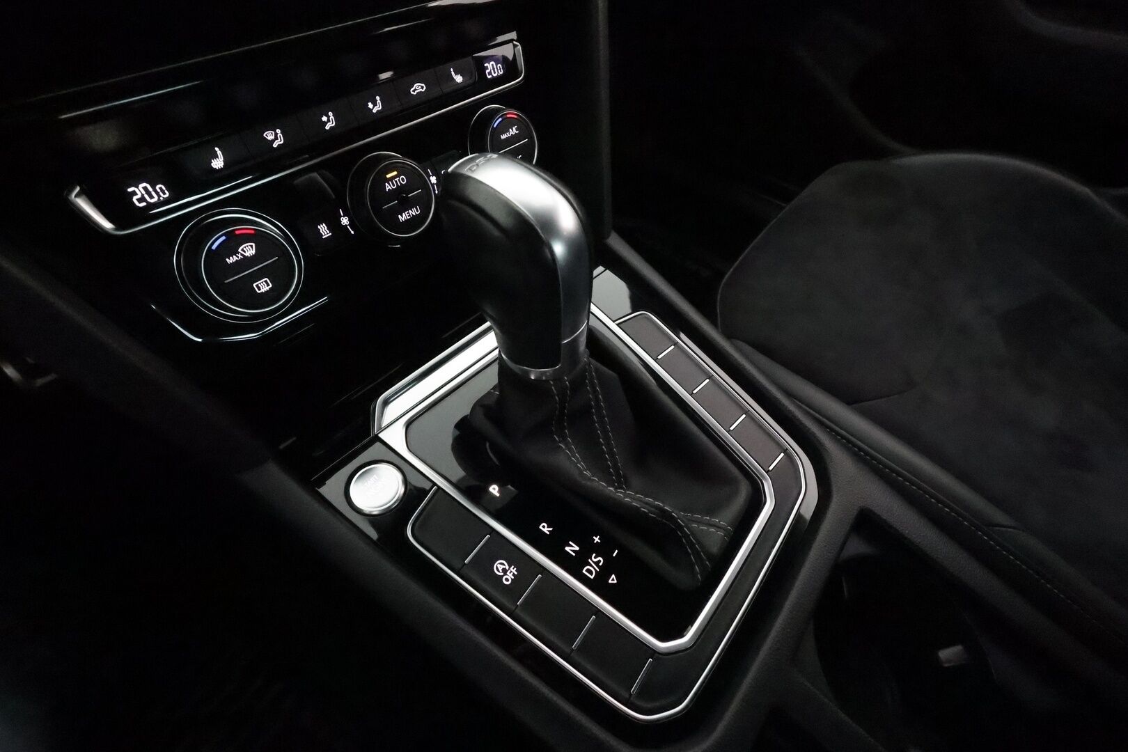 Volkswagen Arteon 2019 R-Line Limited Edition 1,5 TSI EVO 110 kW (150 hv) DSG **Adapt.vakkari / Webasto / P.tutkat / Sporttipenkit / LED** - 1.om Suomi-auto / Kahdet renkaat aluvanteilla / Nahka-Alcantara / digimittaristo / KeylessGo