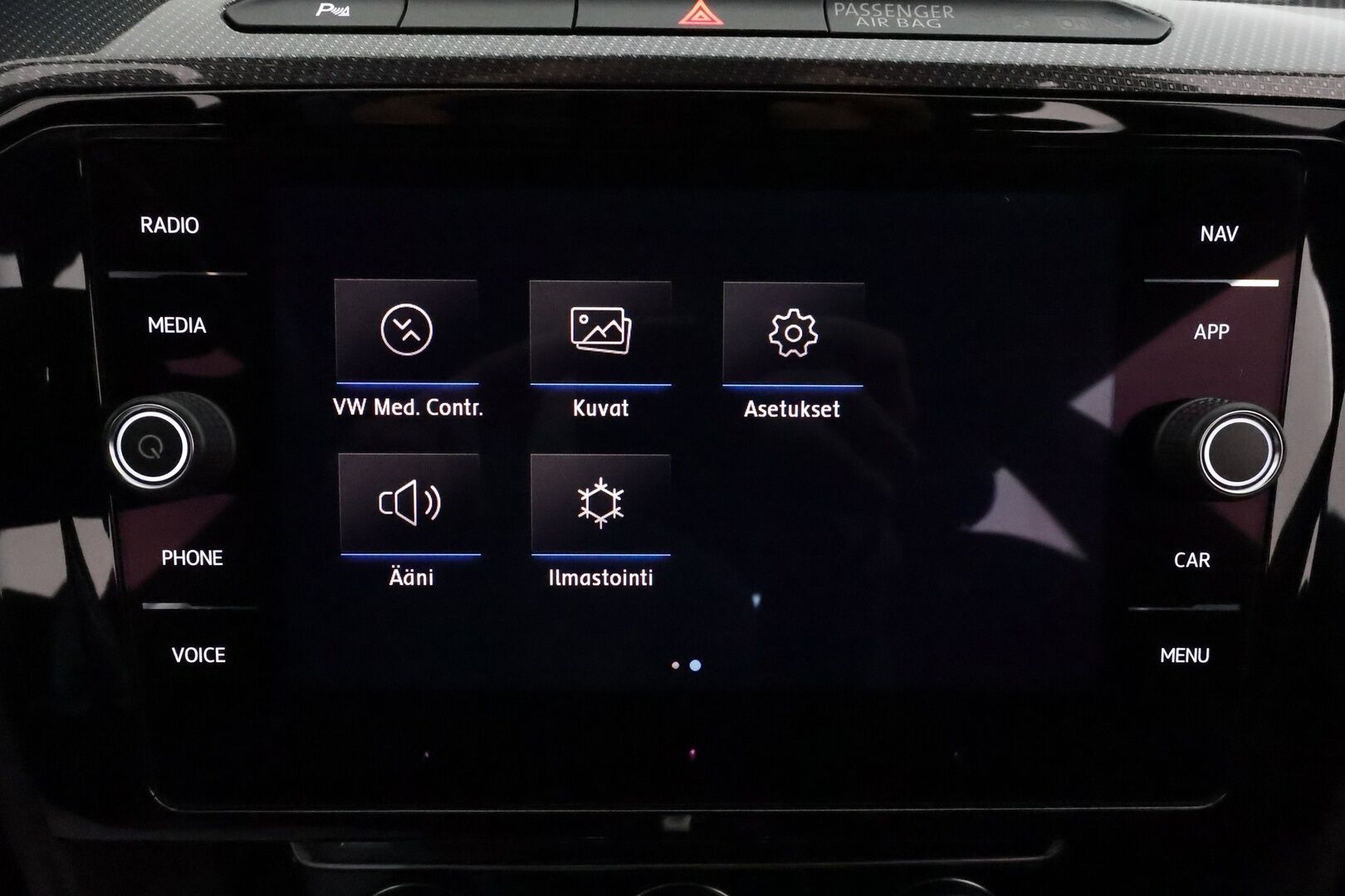 Volkswagen Arteon 2019 R-Line Limited Edition 1,5 TSI EVO 110 kW (150 hv) DSG **Adapt.vakkari / Webasto / P.tutkat / Sporttipenkit / LED** - 1.om Suomi-auto / Kahdet renkaat aluvanteilla / Nahka-Alcantara / digimittaristo / KeylessGo