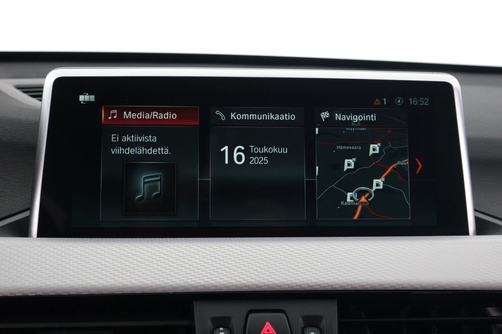 BMW X1 2019 F48 xDrive18d A Business Pro M Sport - * M-Sport / HUD / LCI /  P-Kamera / Koukku / LED / Kahdet renkaat *