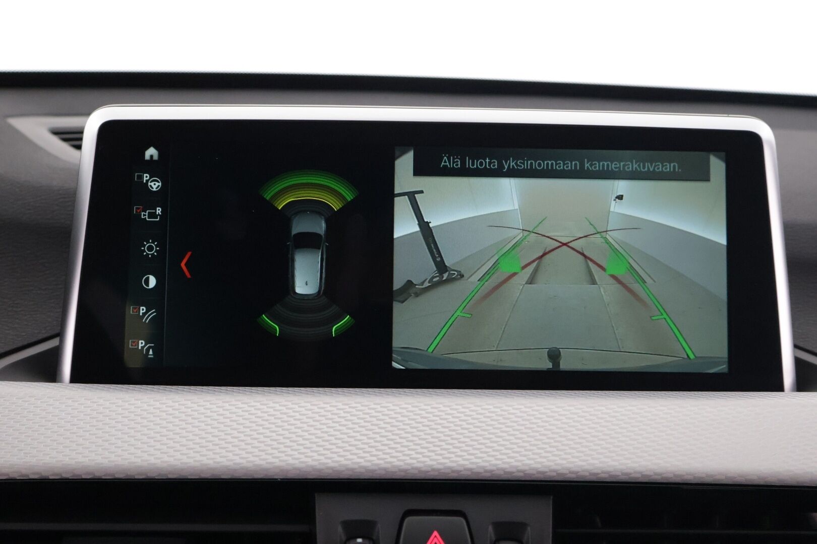 BMW X1 2019 F48 xDrive18d A Business Pro M Sport - * M-Sport / HUD / LCI /  P-Kamera / Koukku / LED / Kahdet renkaat *