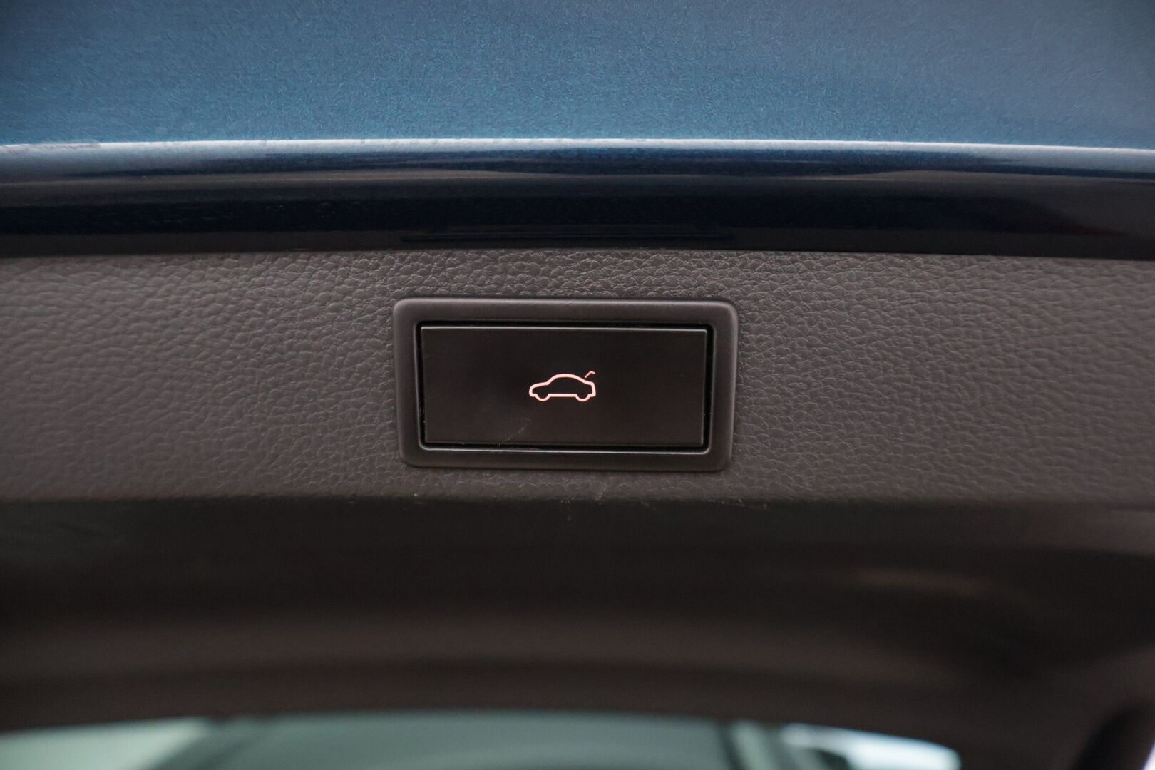 Skoda Karoq 2019 1,0 TSI Style * P-Kamera / KeyLessGo kulku ja käynnistys / Adapt. vakkari / Sähköinen takaluukku * - Juuri huollettu yksilö kaksilla Nokian renkailla!