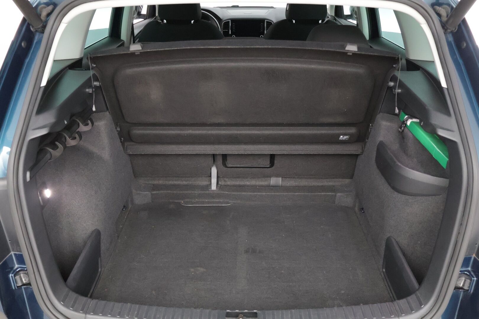 Skoda Karoq 2019 1,0 TSI Style * P-Kamera / KeyLessGo kulku ja käynnistys / Adapt. vakkari / Sähköinen takaluukku * - Juuri huollettu yksilö kaksilla Nokian renkailla!