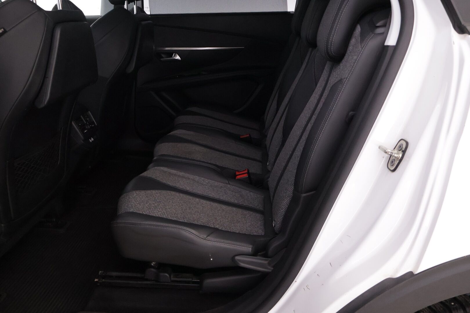 Peugeot 5008 2019 Allure PureTech 130 EAT8-automaatti 7P - YritysOutlet - Myydään vain yrityksille - – Tämä auto myydään YritysOutlet -valikoimasta vain yritykselle