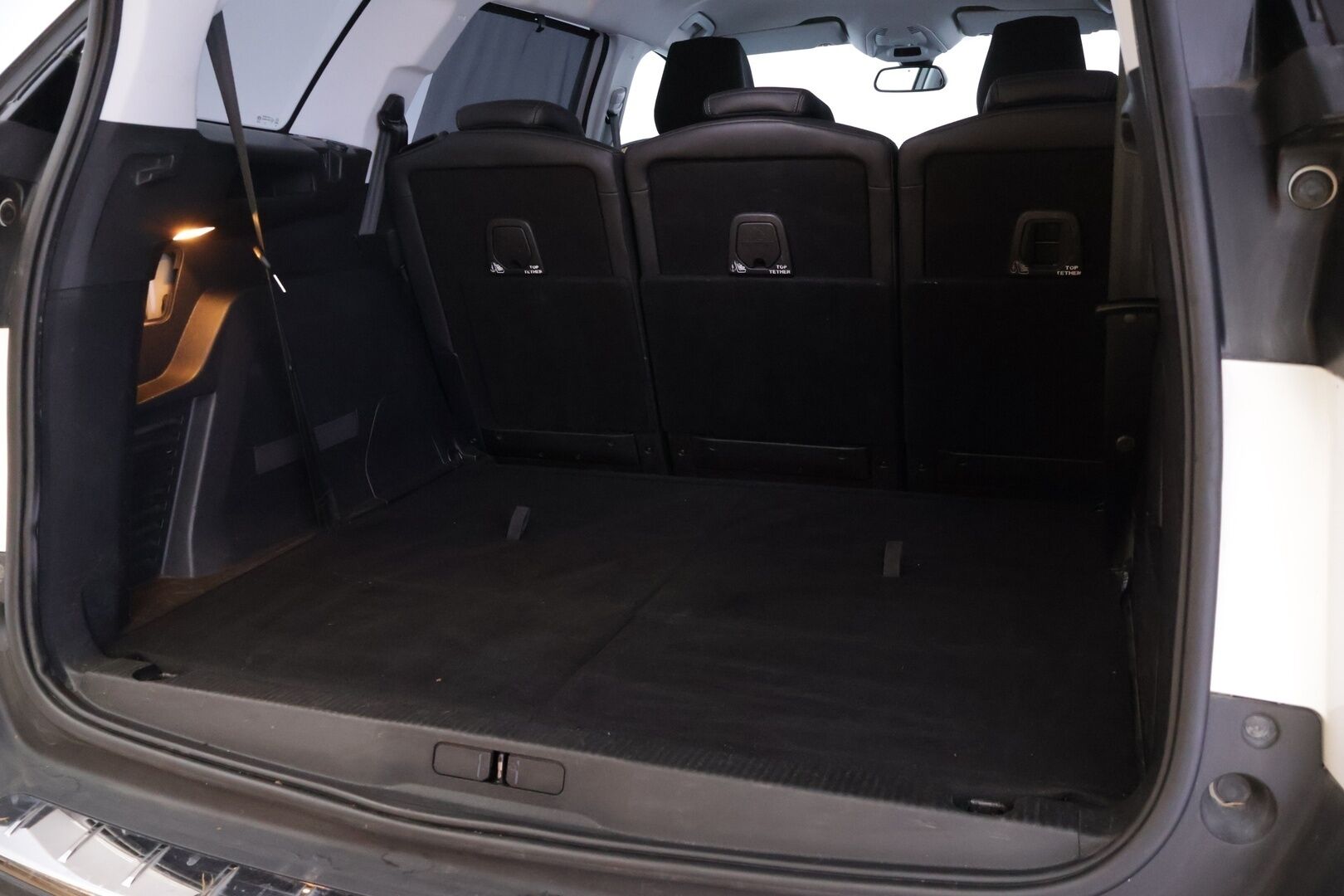 Peugeot 5008 2019 Allure PureTech 130 EAT8-automaatti 7P *Muistipenkki / BLIS / Digimittaristo / Koukku / Kessy / Carplay / P.Tutkat* - Hiljattain Katsastettu / Huippurenkaat / 7P