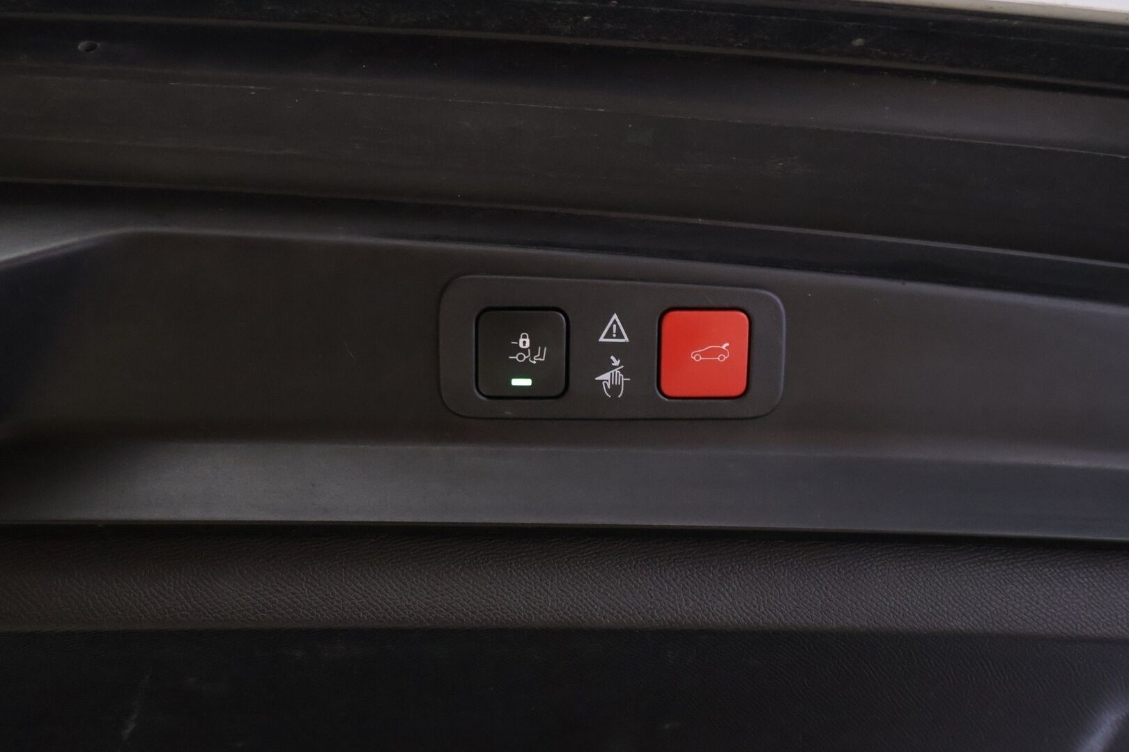 Peugeot 5008 2019 Allure PureTech 130 EAT8-automaatti 7P *Muistipenkki / BLIS / Digimittaristo / Koukku / Kessy / Carplay / P.Tutkat* - Hiljattain Katsastettu / Huippurenkaat / 7P