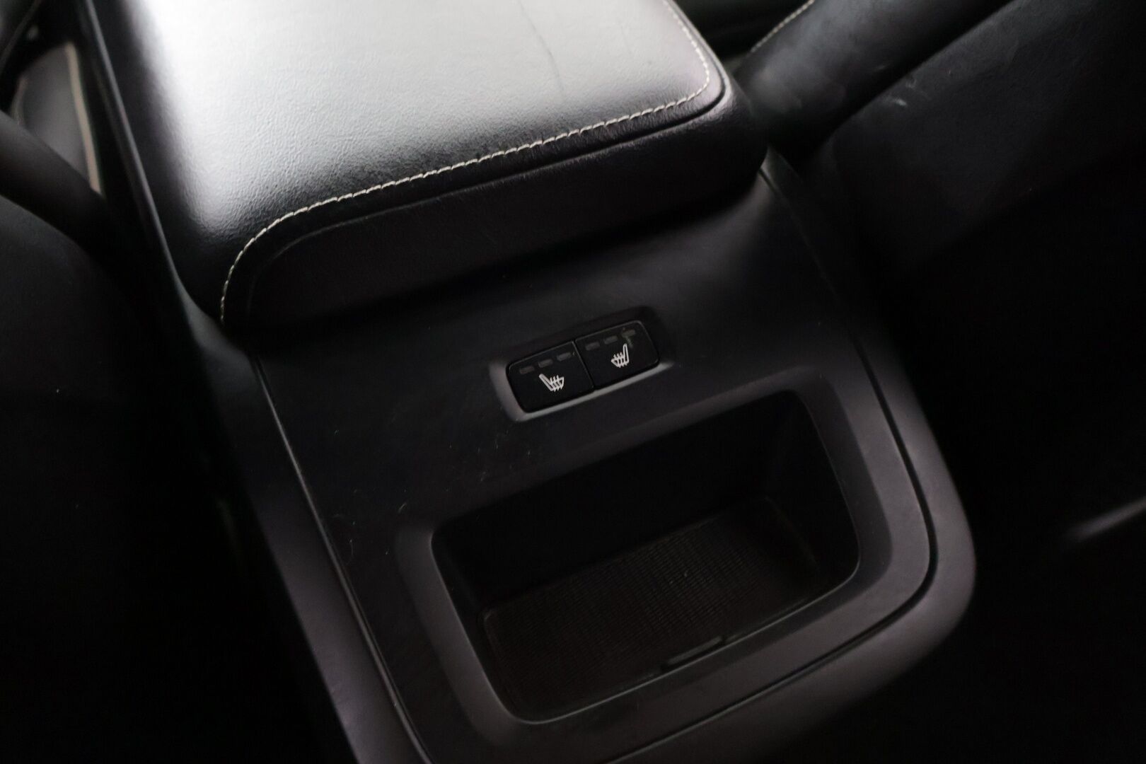 Volvo XC60 2019 D4 AWD Business R-Design aut - ACC | Webasto | Vetokoukku | P-Kamera | Muistipenkki | Sähköluukku | 2-omisteinen | Merkkihuollettu | Jakohihna vaihdettu 12/2025 | 2x Volvon aluvanteet 