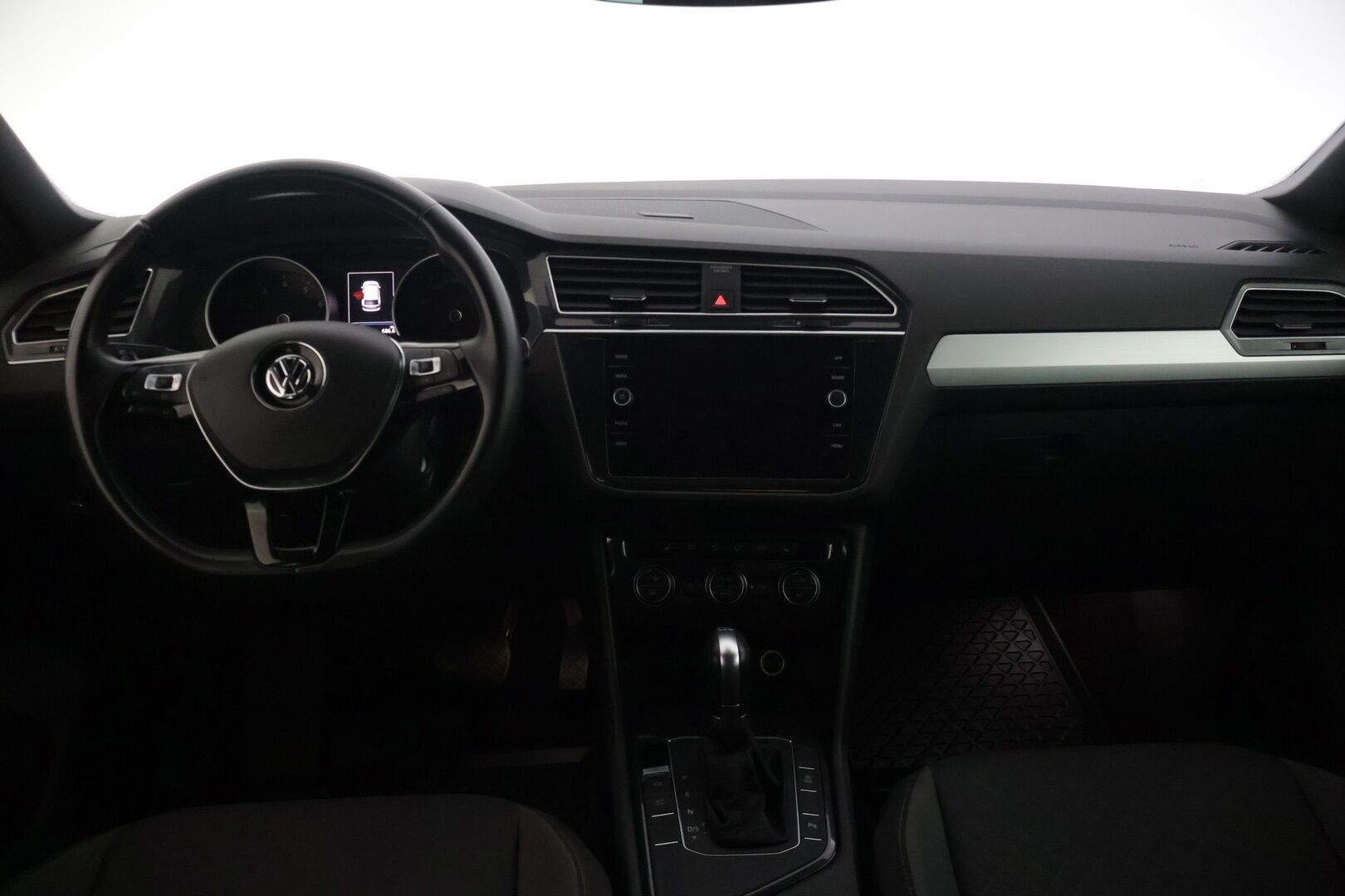 Volkswagen Tiguan 2019 Comfortline 1,5 TSI EVO 110 kW (150 hv) DSG-automaatti - | 1-Om. Suomi-auto | ACC | Webasto | Koukku | P. Tutkat | AppleCarPlay & AndroidAuto | LED | 2x Renkaat & Vanteet |