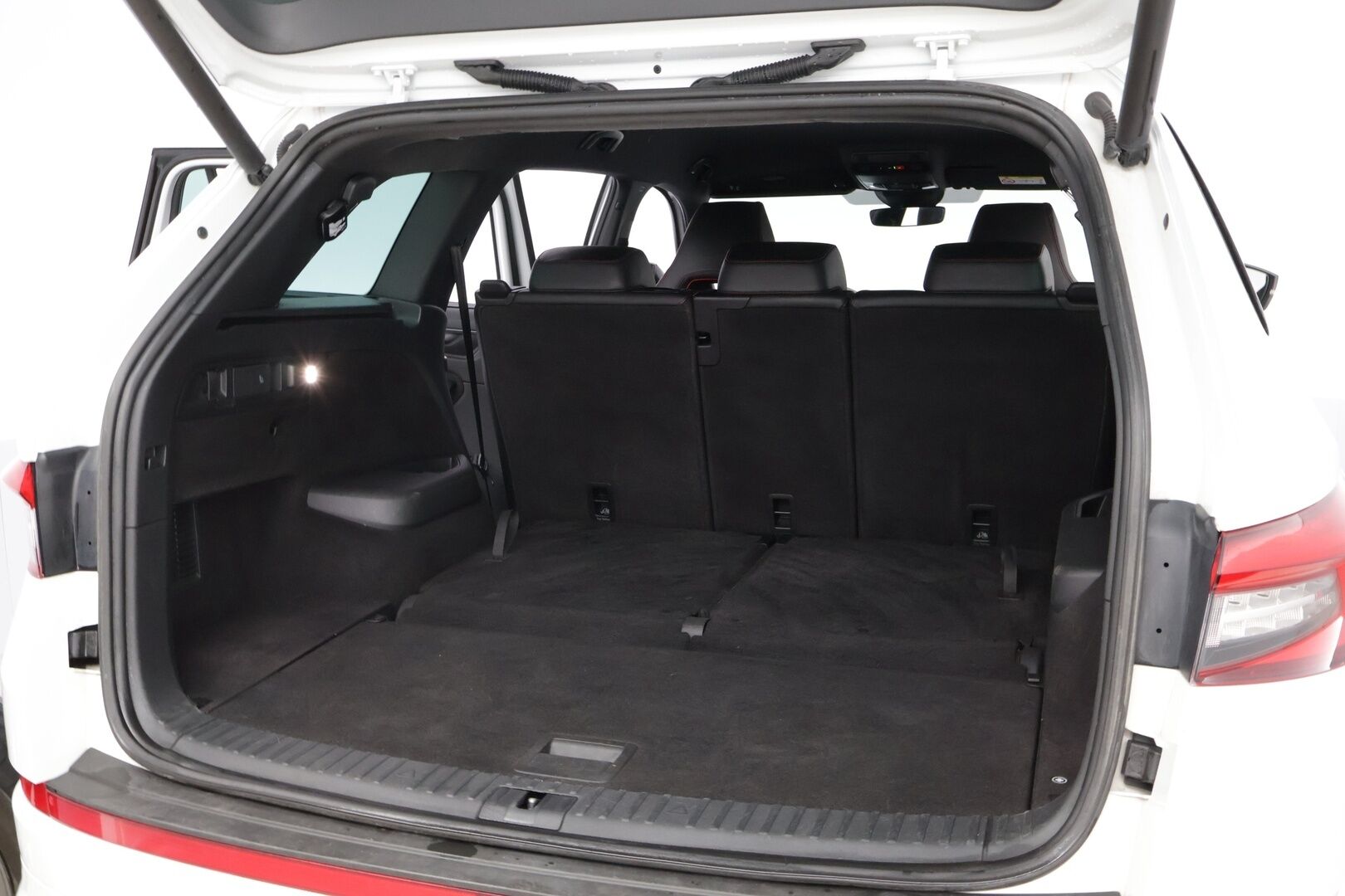 Skoda Kodiaq 2019 2,0 TDI 240 4x4 RS DSG Autom. - Webasto | ACC | Digimittari | Canton | Vetokoukku | Nahka-Alcantara | Peruutuskamera | 7-Paikkainen | KeylessGo | Lämpölasi | Supervarusteet | RS!