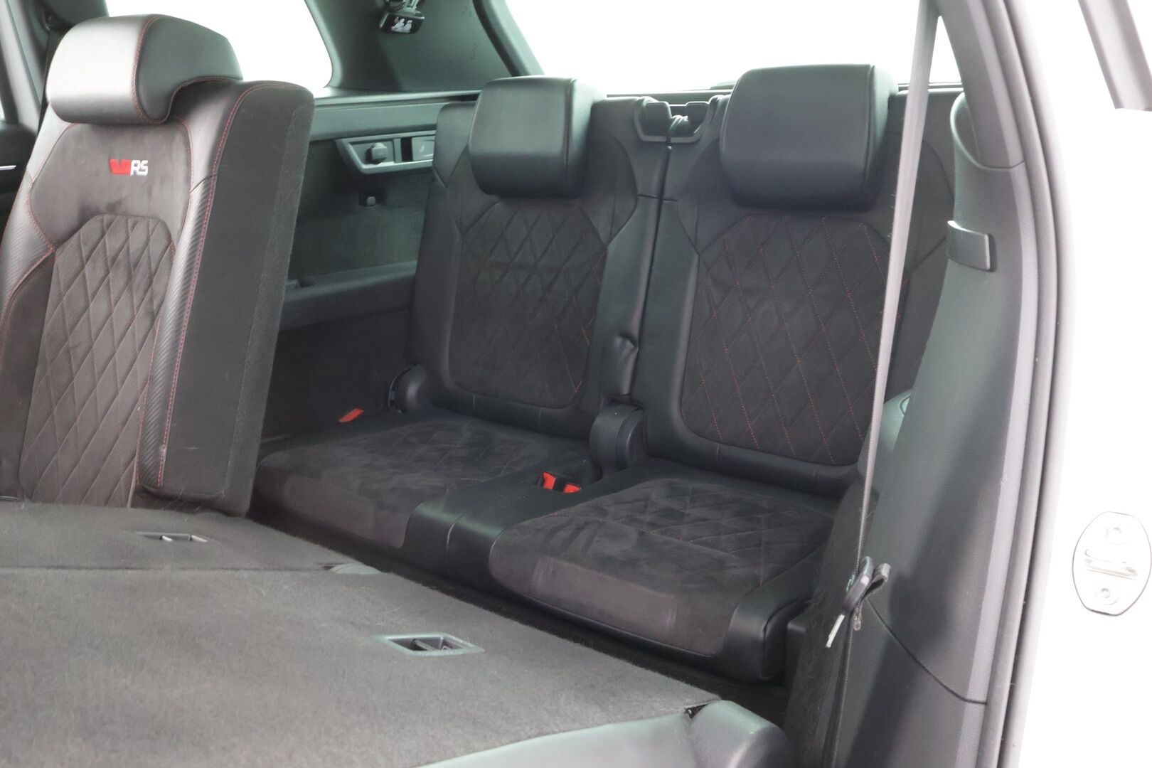 Skoda Kodiaq 2019 2,0 TDI 240 4x4 RS DSG Autom. - Webasto | ACC | Digimittari | Canton | Vetokoukku | Nahka-Alcantara | Peruutuskamera | 7-Paikkainen | KeylessGo | Lämpölasi | Supervarusteet | RS!