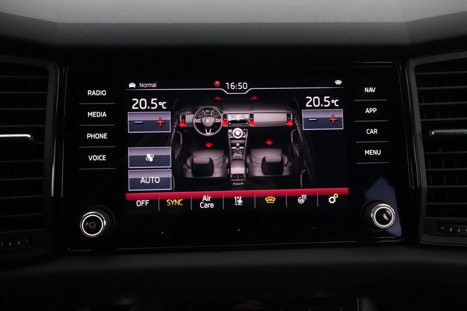 Skoda Kodiaq 2019 2,0 TDI 240 4x4 RS DSG Autom. - Webasto | ACC | Digimittari | Canton | Vetokoukku | Nahka-Alcantara | Peruutuskamera | 7-Paikkainen | KeylessGo | Lämpölasi | Supervarusteet | RS!