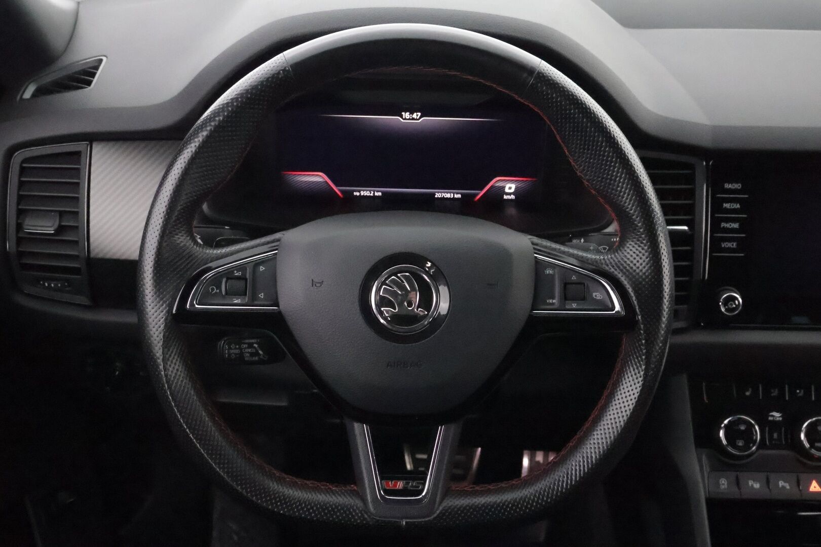 Skoda Kodiaq 2019 2,0 TDI 240 4x4 RS DSG Autom. * Webasto / Adapt.Vakkari / Canton / Vetokoukku / Nahka-Alcantara / Peruutuskamera - Suomiauto / Supervarusteet / 7-Paikkainen!