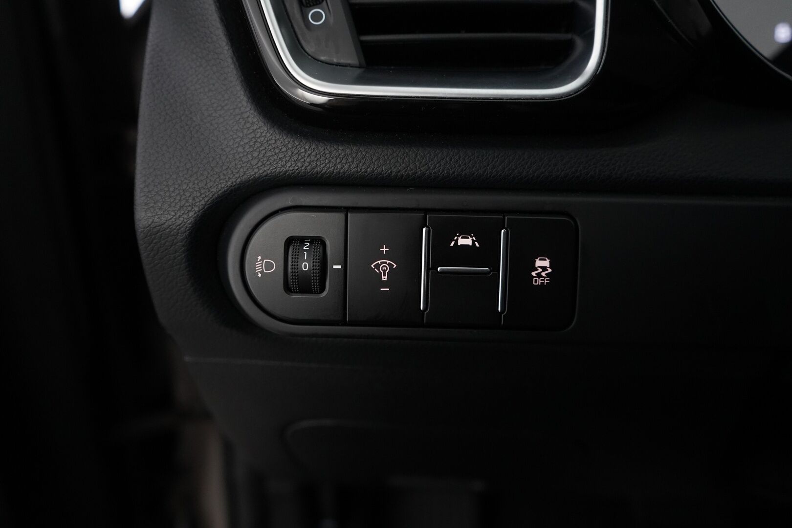 Kia Ceed 2020 1,4 T-GDI ISG 140hv EX SW DCT A/T EcoDynamics *Kamera / Puolinahat / Ratinlämmitys / Kahdet OEM vanteet* - Suomi-auto / 1.Om / Kahdet Kian vanteet / Merkkihuollot