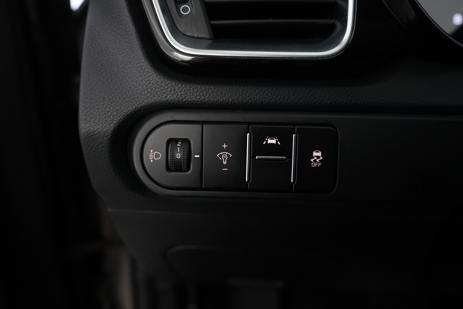 Kia Ceed 2020 1,4 T-GDI ISG 140hv EX SW DCT A/T EcoDynamics *Kamera / Puolinahat / Ratinlämmitys / Kahdet OEM vanteet* - Suomi-auto / 1.Om / Kahdet Kian vanteet / Merkkihuollot