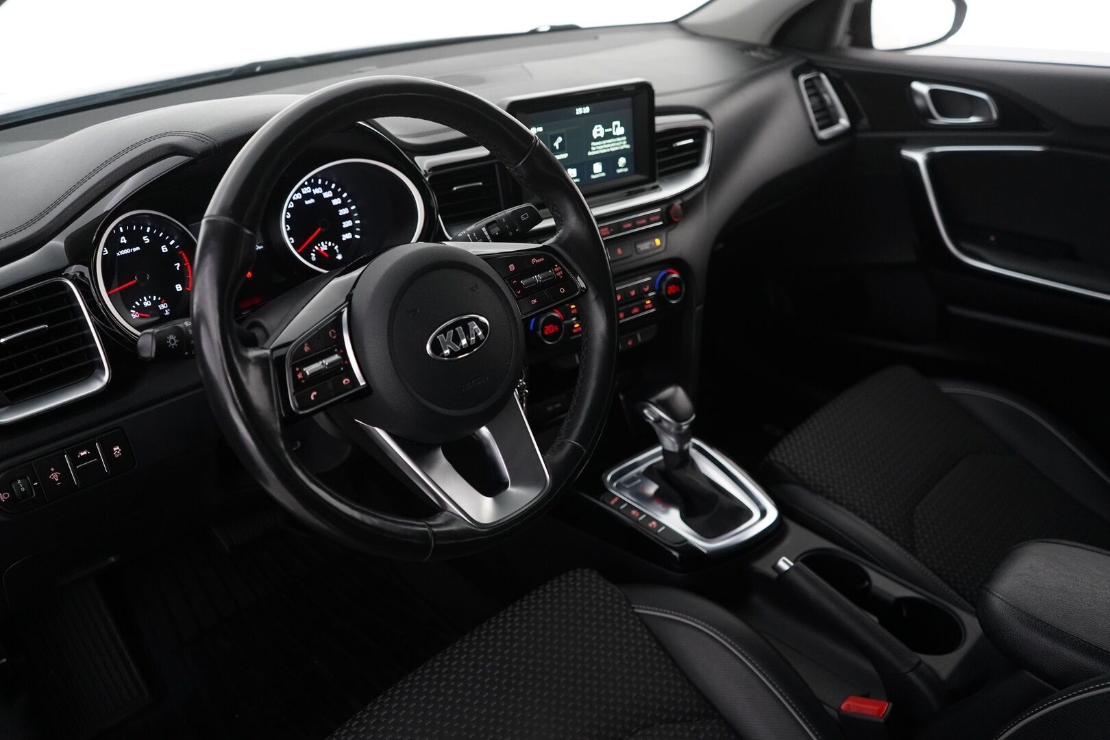 Kia Ceed 2020 1,4 T-GDI ISG 140hv EX SW DCT A/T EcoDynamics *Kamera / Puolinahat / Ratinlämmitys / Kahdet OEM vanteet* - Suomi-auto / 1.Om / Kahdet Kian vanteet / Merkkihuollot