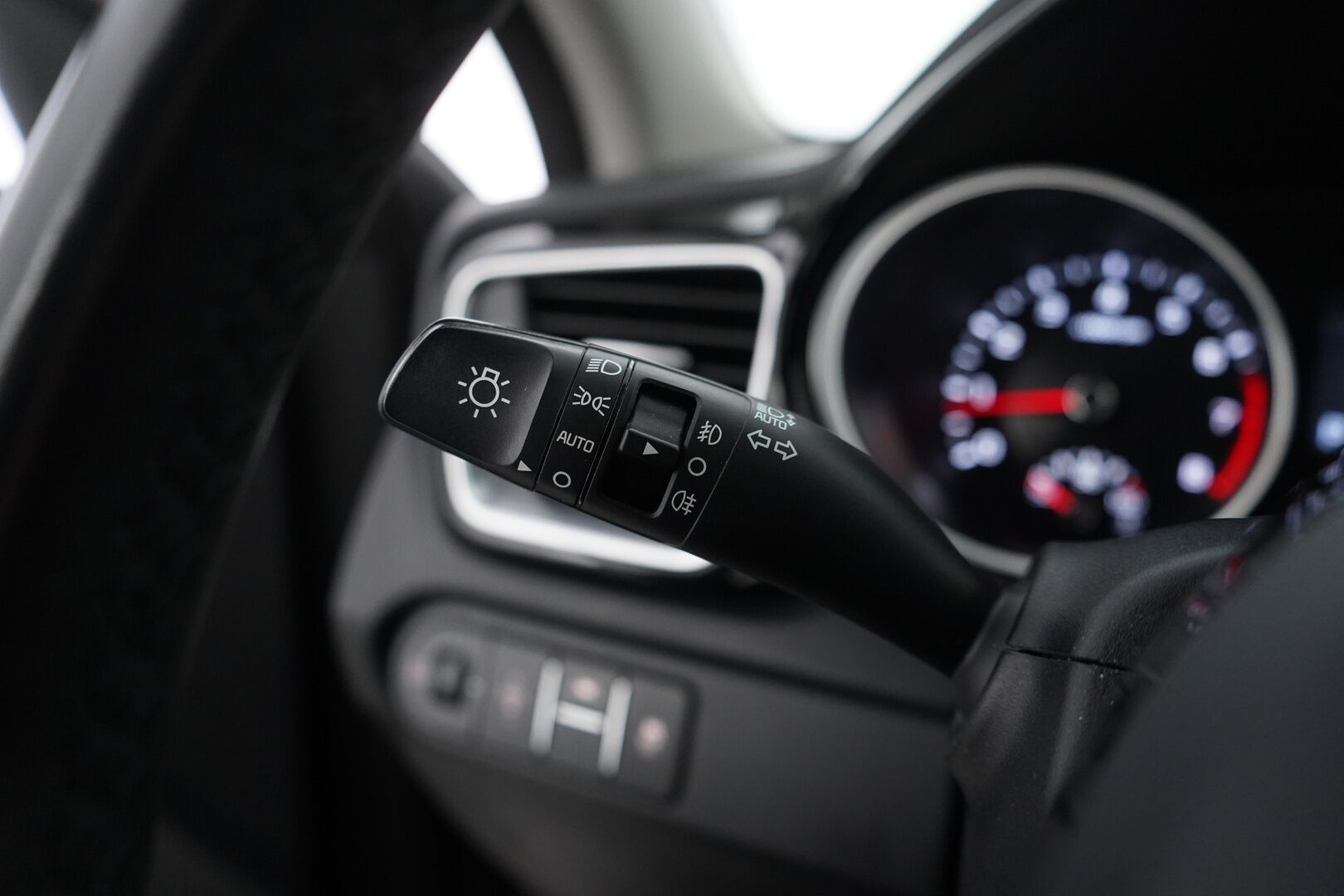 Kia Ceed 2020 1,4 T-GDI ISG 140hv EX SW DCT A/T EcoDynamics *Kamera / Puolinahat / Ratinlämmitys / Kahdet OEM vanteet* - Suomi-auto / 1.Om / Kahdet Kian vanteet / Merkkihuollot