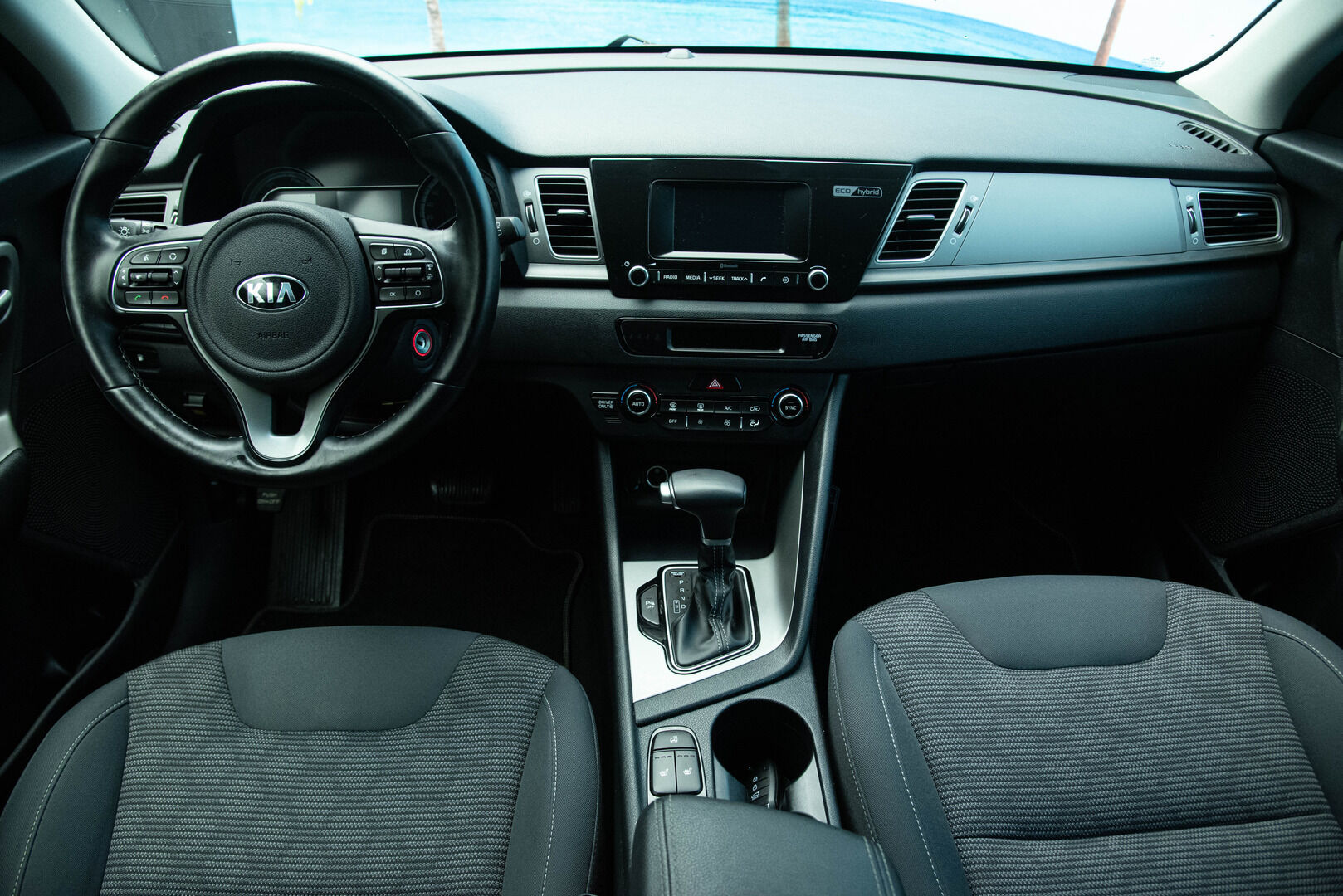 Kia Niro 2019 1,6 GDI Hybrid LX DCT | Peruutuskamera | Vakkari | Lohkolämmitin | Ratinlämmitin | - Suomi-auto | kahdet renkaat vanteineen