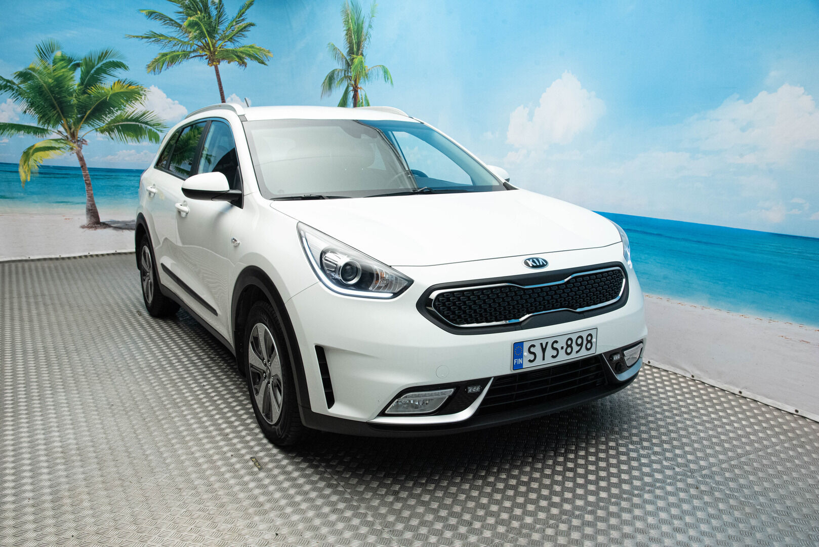 Kia Niro 2019 1,6 GDI Hybrid LX DCT | Peruutuskamera | Vakkari | Lohkolämmitin | Ratinlämmitin | - Suomi-auto | kahdet renkaat vanteineen