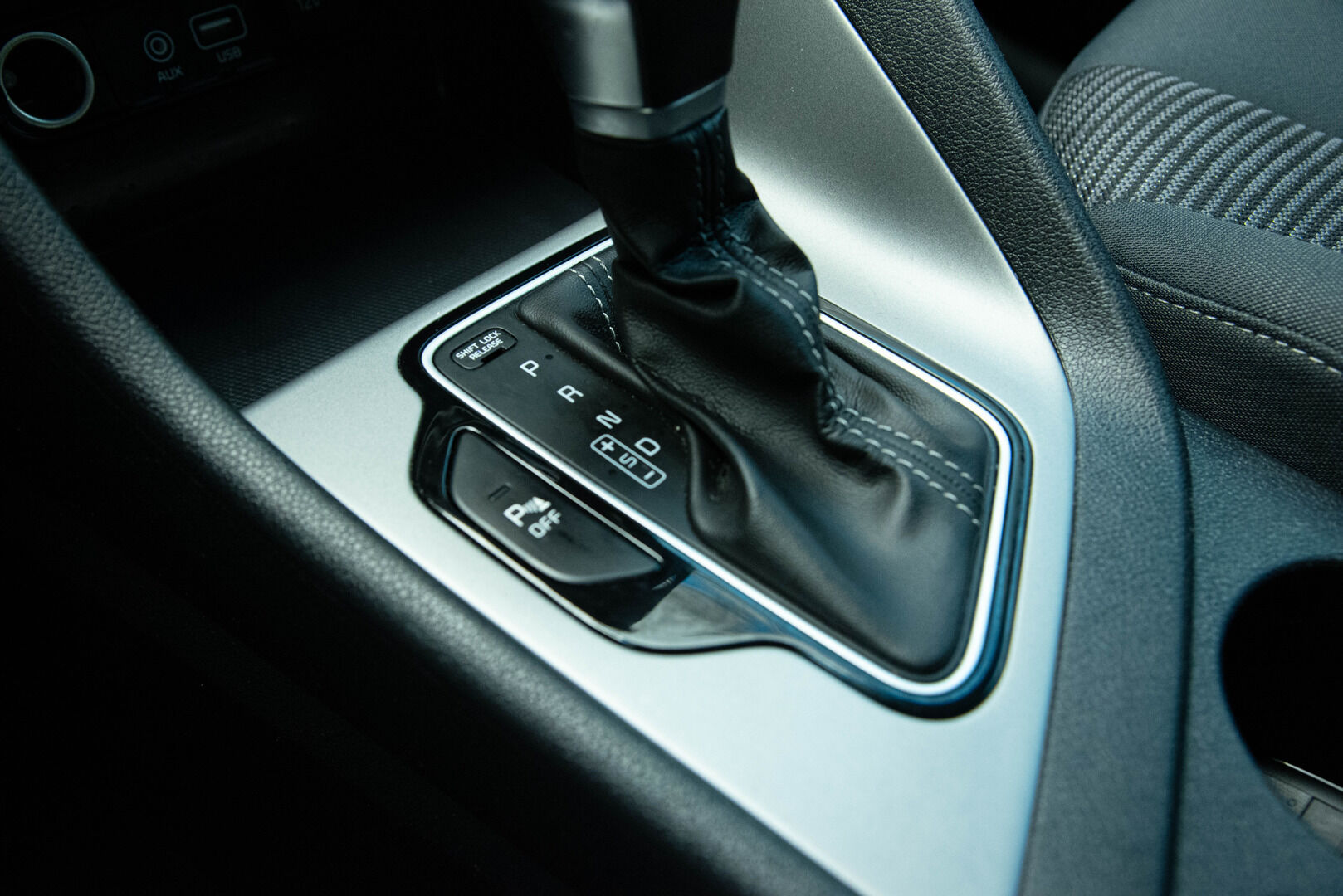 Kia Niro 2019 1,6 GDI Hybrid LX DCT | Peruutuskamera | Vakkari | Lohkolämmitin | Ratinlämmitin | - Suomi-auto | kahdet renkaat vanteineen