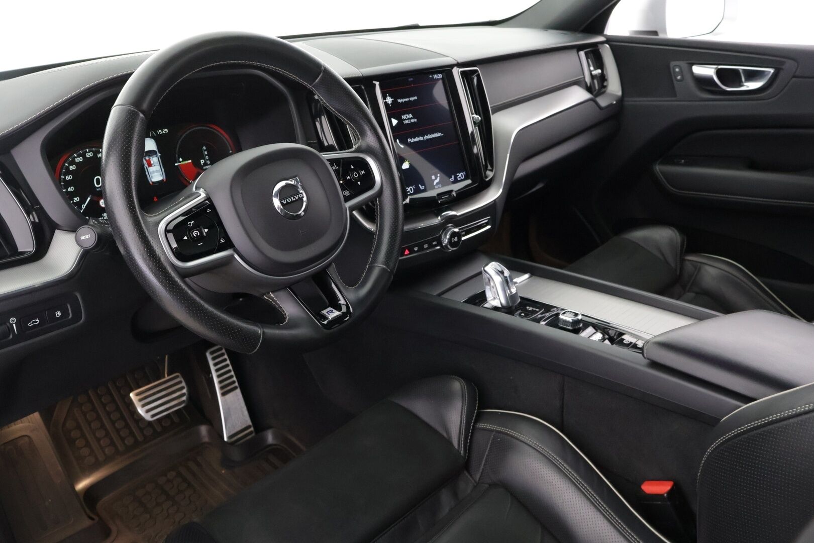 Volvo XC60 2019 T8 AWD Business R-Design aut *Ilmajouset/ R-Design / Nahka-alcantara / Panoraama / Suomi-auto* - *Huippu siisti! / Merkkihuollettu / Suomi-auto*