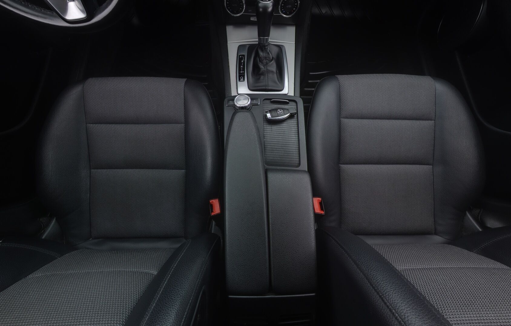 Mercedes-Benz C 2011 220 CDI BE T A * Puolinahat / Vakkari / Koukku / Juuri tullut! *
