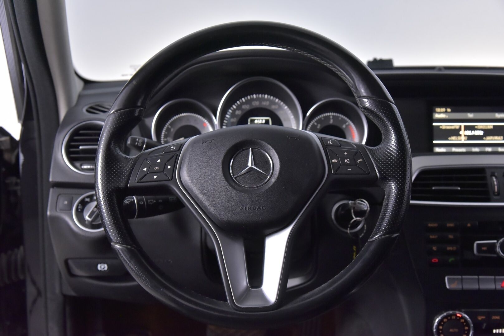 Mercedes-Benz C 2011 220 CDI BE T A * Puolinahat / Vakkari / Koukku / Juuri tullut! *