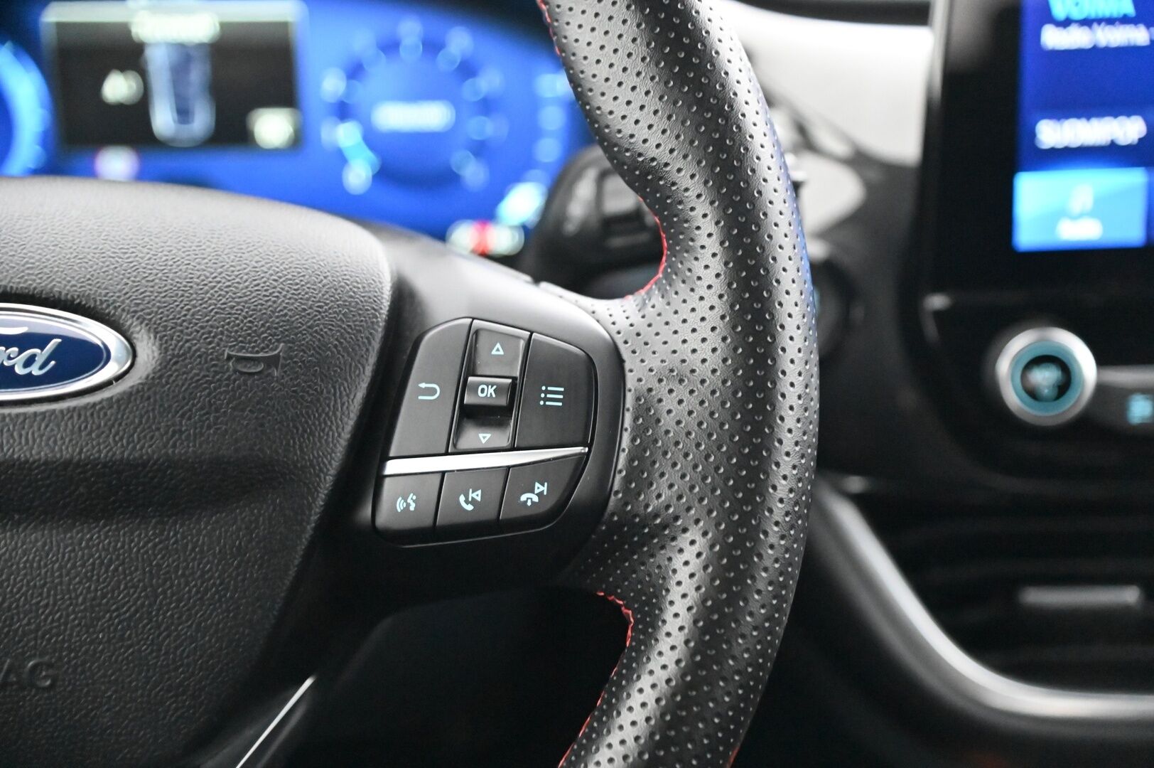 Ford Puma 2020 1,0 EcoBoost Hybrid (mHEV) 125hv M6 ST-Line *Vakkari / Ratinlämmitin /Navi / Tutkat*