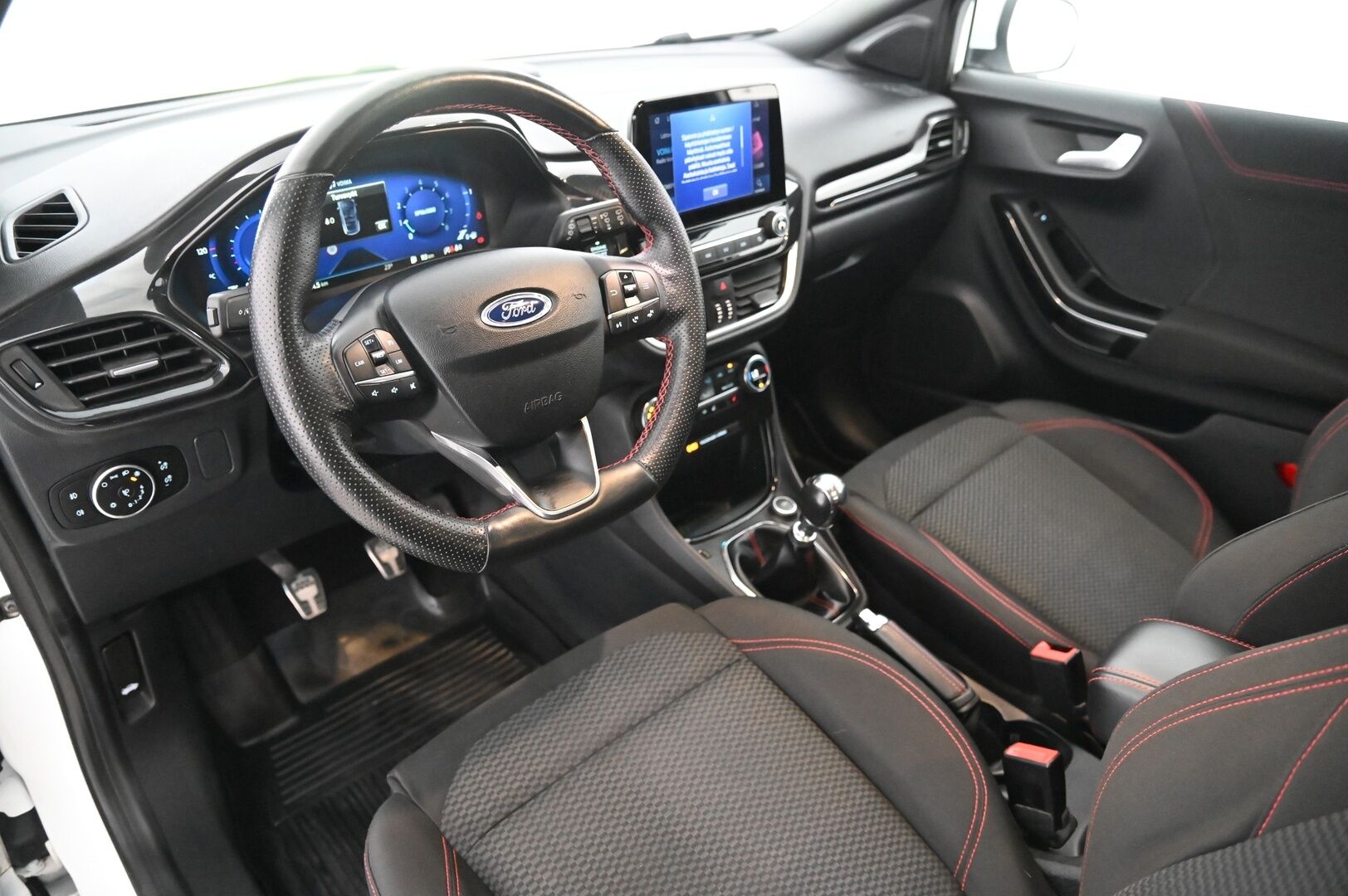 Ford Puma 2020 1,0 EcoBoost Hybrid (mHEV) 125hv M6 ST-Line *Vakkari / Ratinlämmitin /Navi / Tutkat*