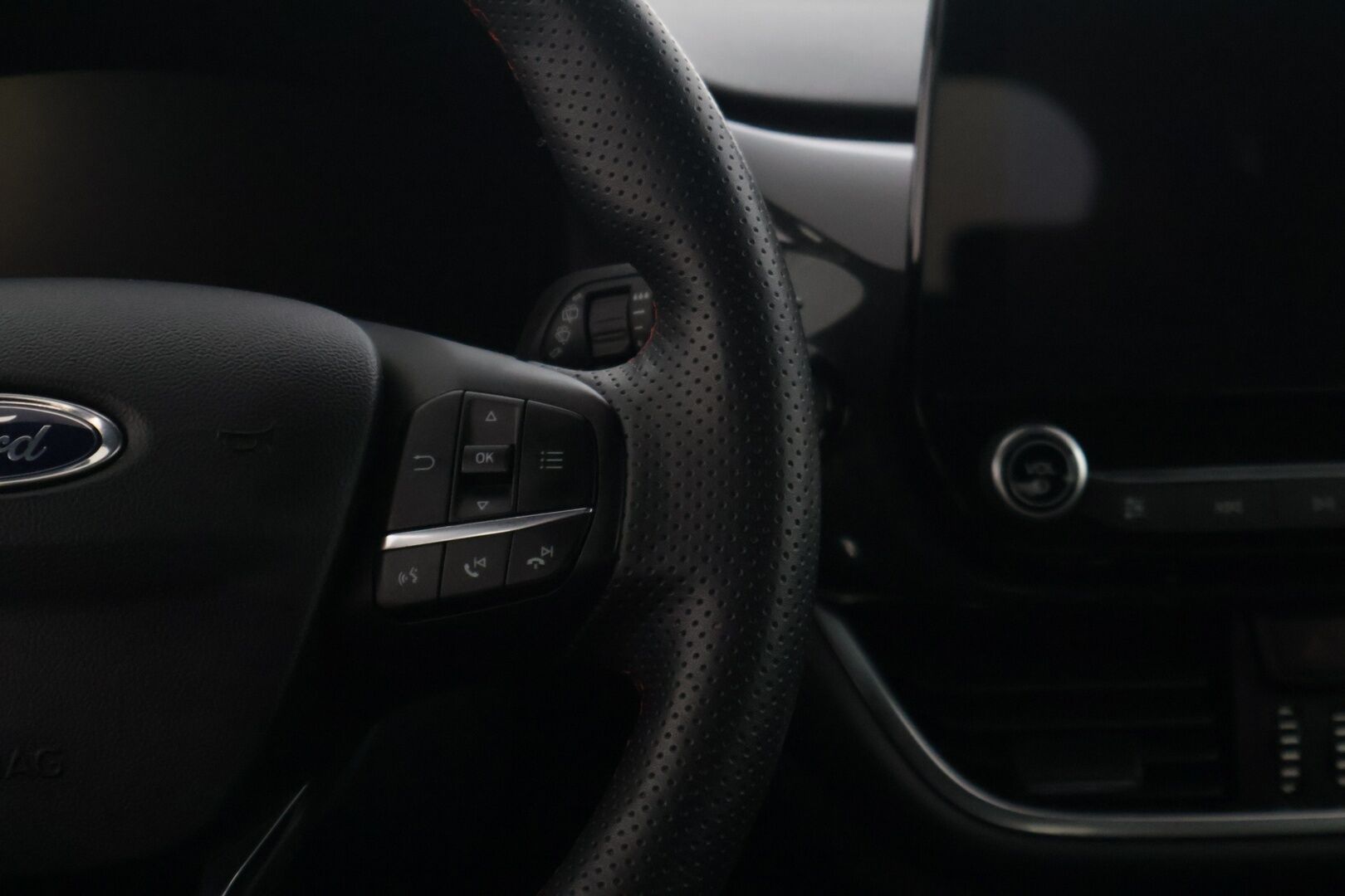 Ford Puma 2020 1,0 EcoBoost Hybrid (mHEV) 155hv M6 ST-Line *Suomiauto / Lämm. tuulilasi / Tutkat takana / Bluetooth / Vakkari * - Tehokkaampi 155hv malli! / Viimeisin huolto 3/2026 / 2x renkaat - HULLUT AVAJAISHULINAT KORKOTARJOUS 3,29 %