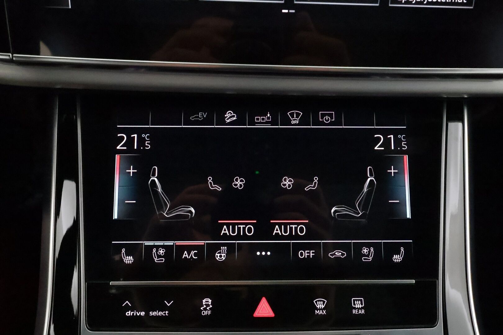 Audi Q7 2020 Business S line 60 TFSI e quattro tiptronic **HUD / Bose / Imuovet / HD matrix / Adapt.vakkari / Timanttinahat / Koukku** - 2,99 % KORKOTARJOUS TÄHÄN AUTOON - Black Optic - paketti / Ilma-alusta / Night vision / 360 Kamera / Apple&Android / Keyless 