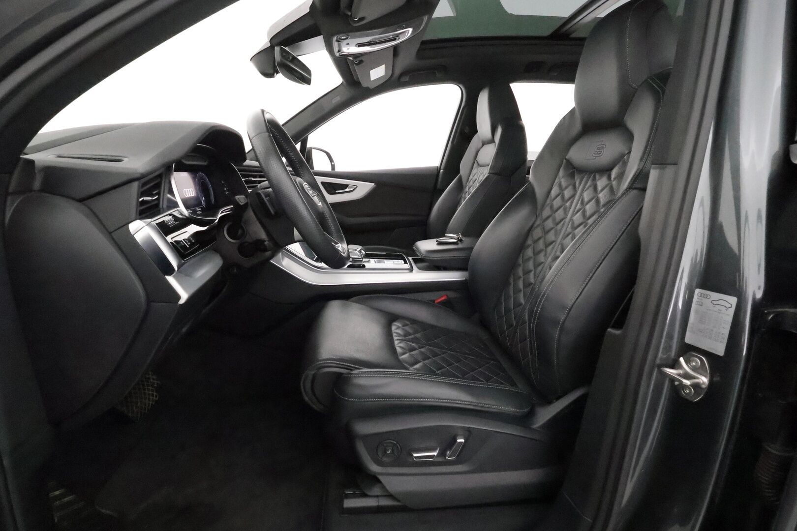 Audi Q7 2020 Business S line 60 TFSI e quattro tiptronic **HUD / Bose / Imuovet / HD matrix / Adapt.vakkari / Timanttinahat / Koukku** - 2,99 % KORKOTARJOUS TÄHÄN AUTOON - Black Optic - paketti / Ilma-alusta / Night vision / 360 Kamera / Apple&Android / Keyless 