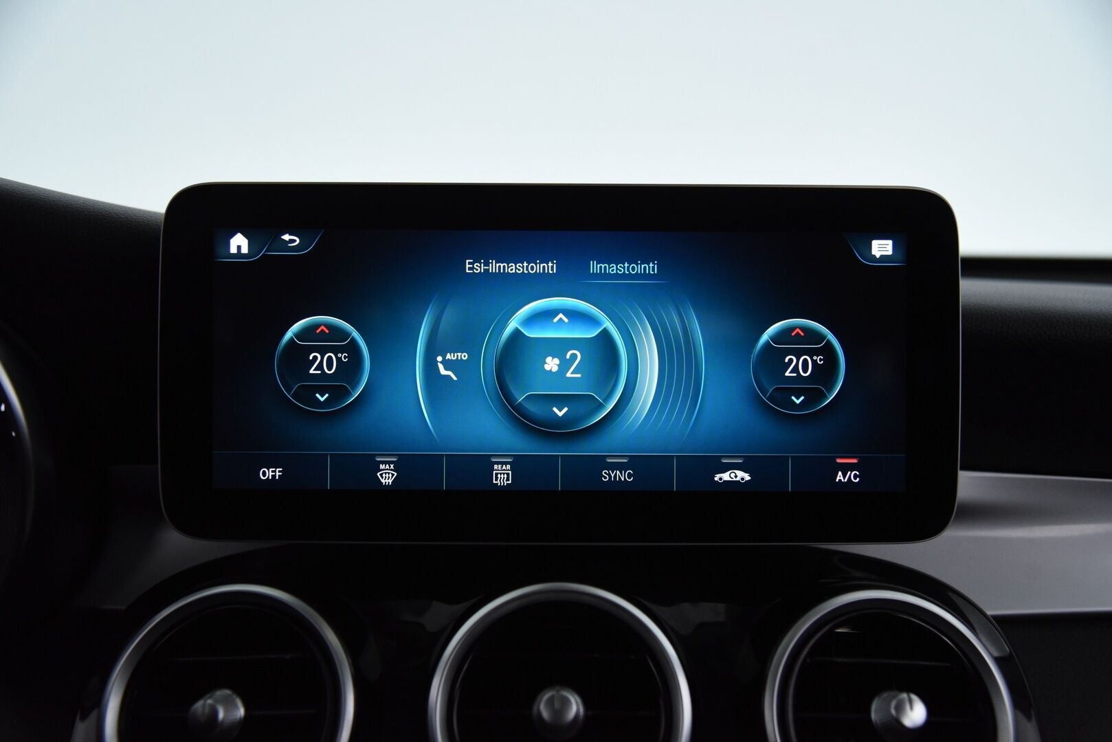 Mercedes-Benz GLC 2020 300 e 4MATIC A Business EQ Power / HUD / Muistipenkit / Vetokoukku / P-kamera / Ratinlämmitin - 3,99 % KORKOTARJOUS TÄHÄN AUTOON 28.9. ASTI! - 1-om Suomi-auto / Tarkka huoltohistoria / Huippu varusteilla! 