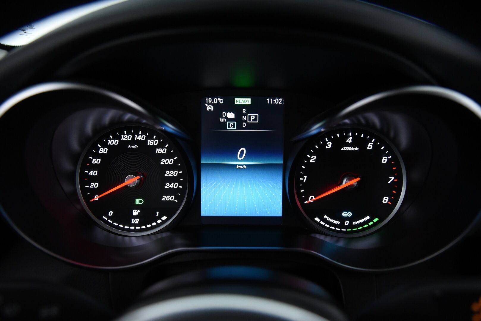 Mercedes-Benz GLC 2020 300 e 4MATIC A Business EQ Power / HUD / Muistipenkit / Vetokoukku / P-kamera / Ratinlämmitin - 3,99 % KORKOTARJOUS TÄHÄN AUTOON 28.9. ASTI! - 1-om Suomi-auto / Tarkka huoltohistoria / Huippu varusteilla! 