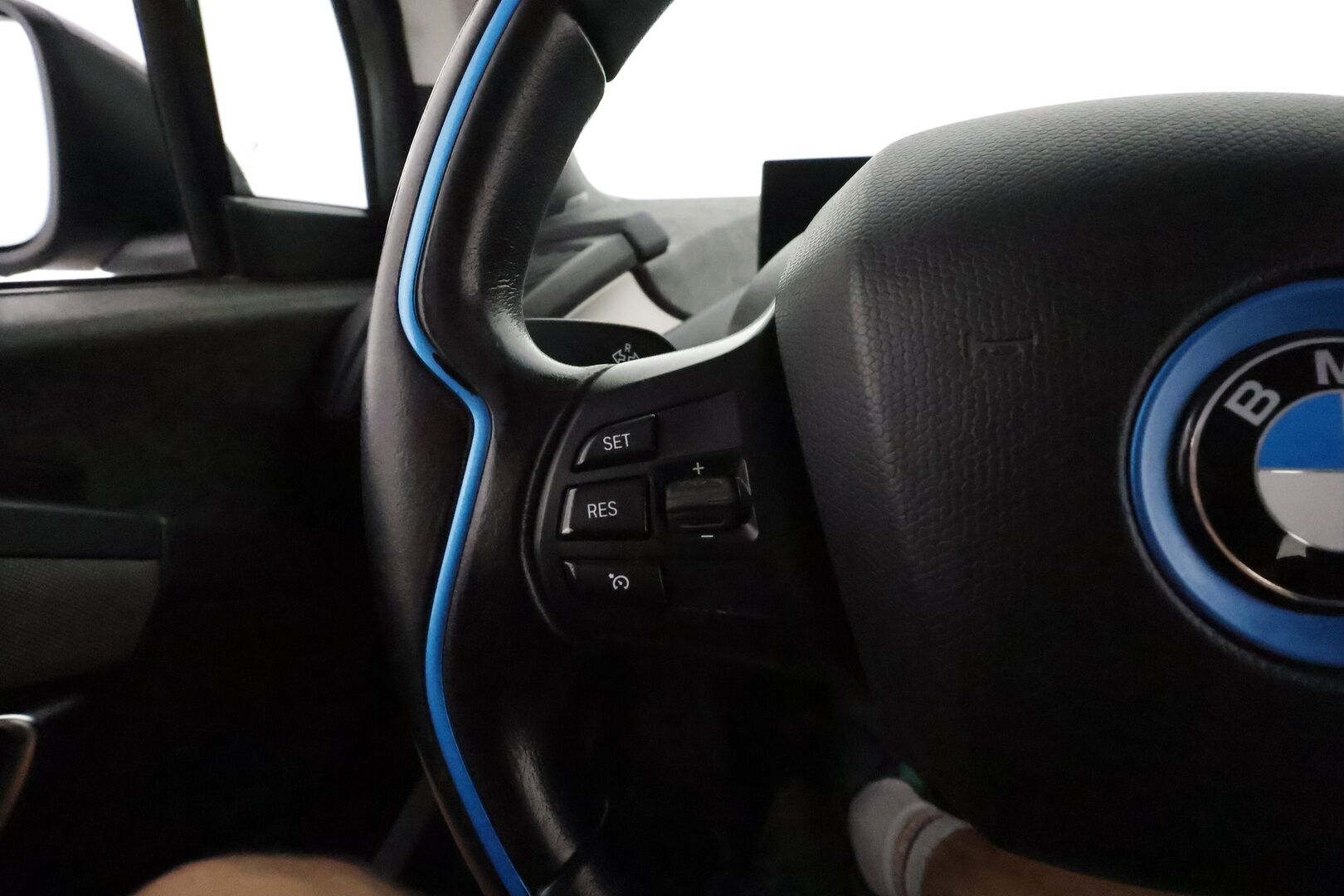 BMW i3 2017 94Ah REX **H&K / Vakkari / Kahdet renkaat / TULOSSA