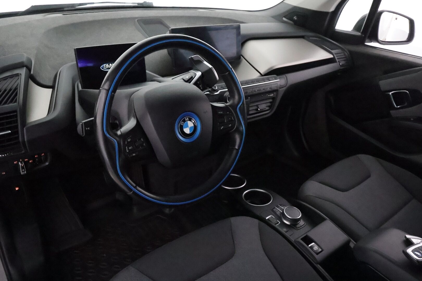 BMW i3 2017 94Ah REX **H&K / Vakkari / Kahdet renkaat / TULOSSA