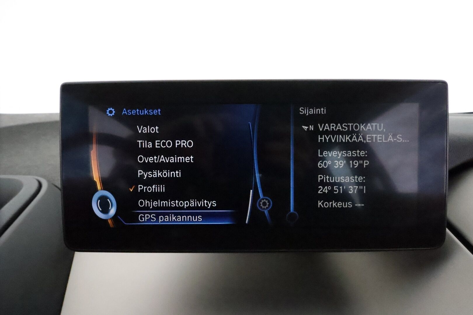 BMW i3 2017 94Ah REX **H&K / Vakkari / Kahdet renkaat / TULOSSA
