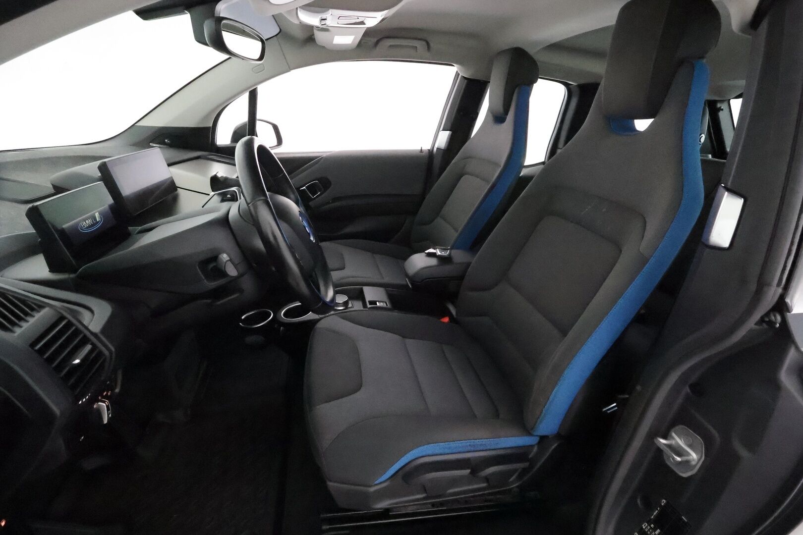 BMW i3 2017 94Ah REX **H&K / Vakkari / Kahdet renkaat / TULOSSA