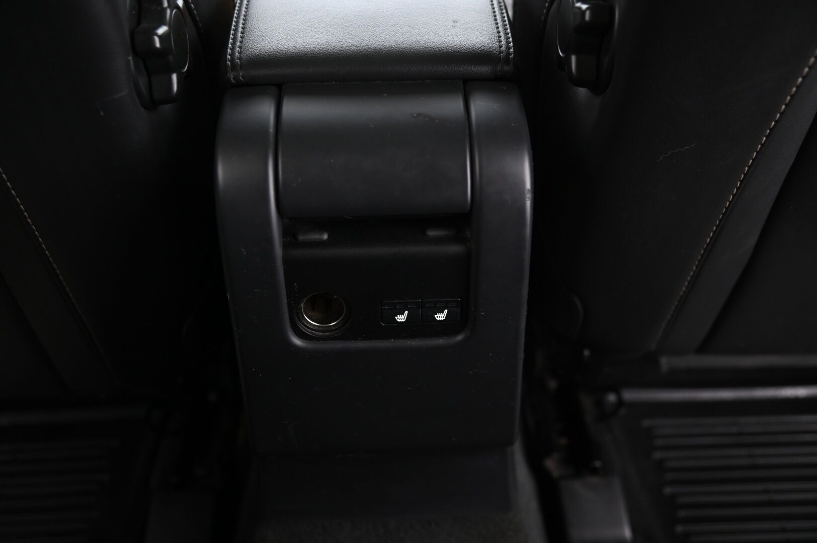 Volvo XC60 2014 D4 AWD Summum aut * Panorama / Keyless / Webasto / P.tutkat / Vaaleat nahat * -  2 Aluvanteet / Muistipenkki kuskille / Penkinlämmittimet takana