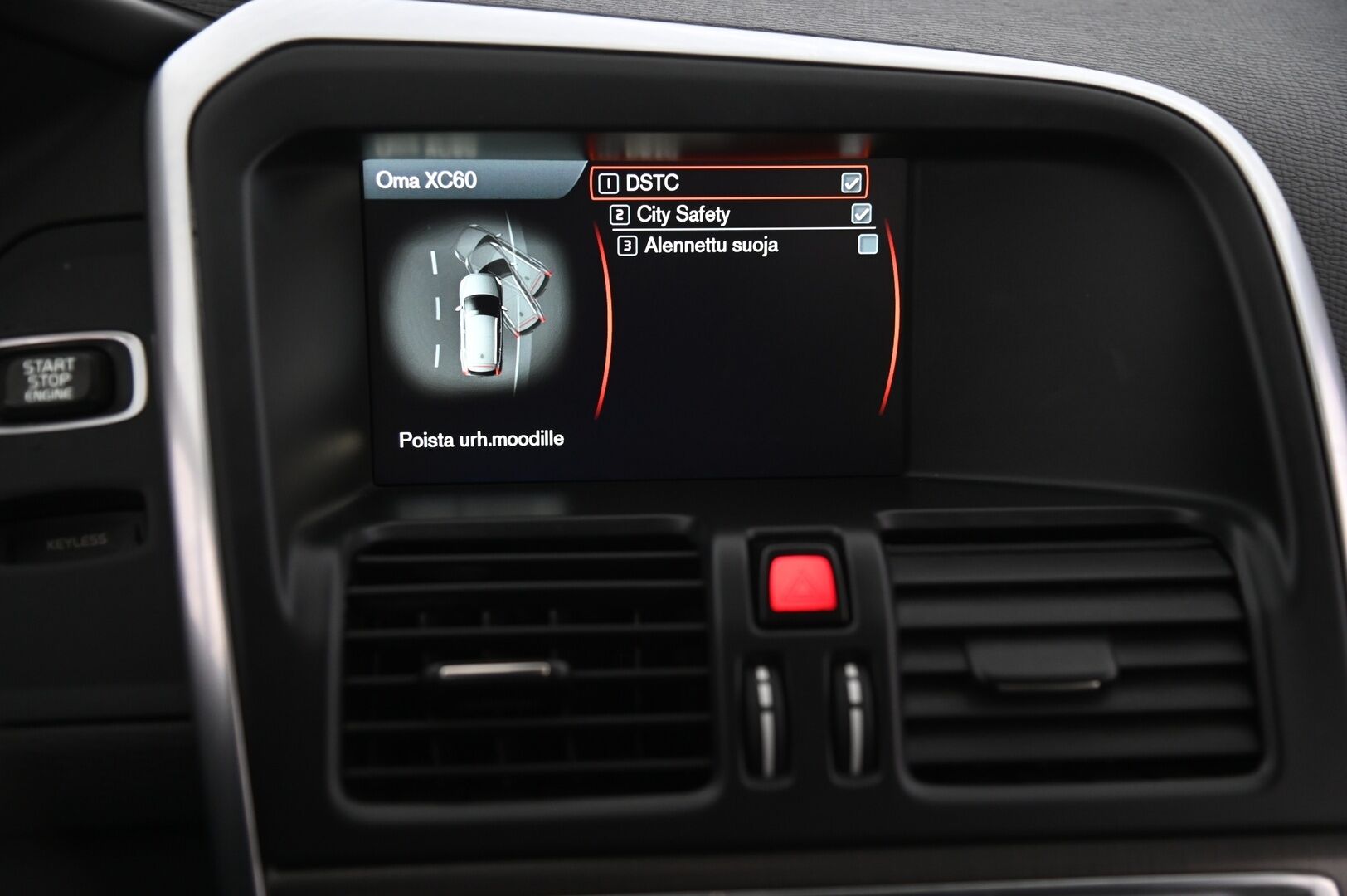 Volvo XC60 2014 D4 AWD Summum aut * Panorama / Keyless / Webasto / P.tutkat / Vaaleat nahat * -  2 Aluvanteet / Muistipenkki kuskille / Penkinlämmittimet takana