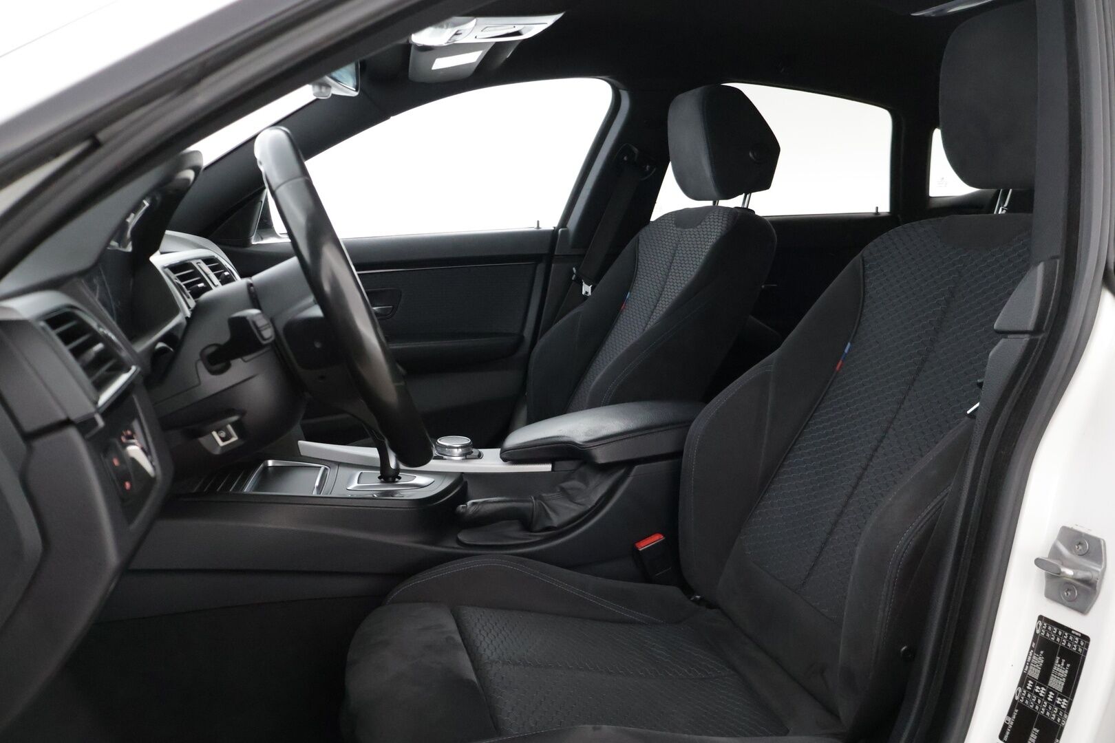 BMW 420 2016 420d xDrive Sedan (AA) 4ov 2,0 A * / M-Sport / Vetokoukku / Vakkari / Kamera / Sähkökontti / Shadowline / Hifit / - Hyvällä pidolla sekä huoltohistorialla ollut tehtaan M-sport! Taittuva vetokoukku! Juuri katsastettu!
