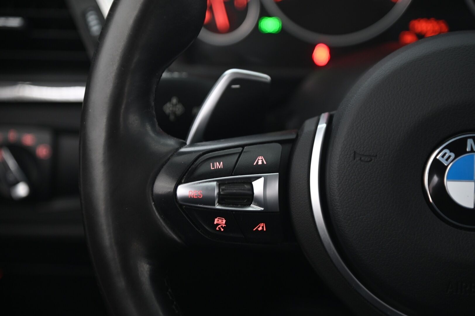 BMW 330 2016 F30 Sedan 330e A Business M-Sport*Adapt.vakkari / Hifit / Proff.navi / LED* - *2x renkaat&vanteet!*