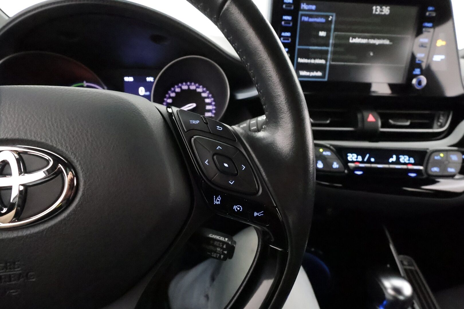 Toyota C-HR 2021 2,0 Hybrid Intense Business **1-om. Suomi auto / Adapt.vakkari / P.kamera / Lohkolämmitin / Apple&Android / Kaistavahti**