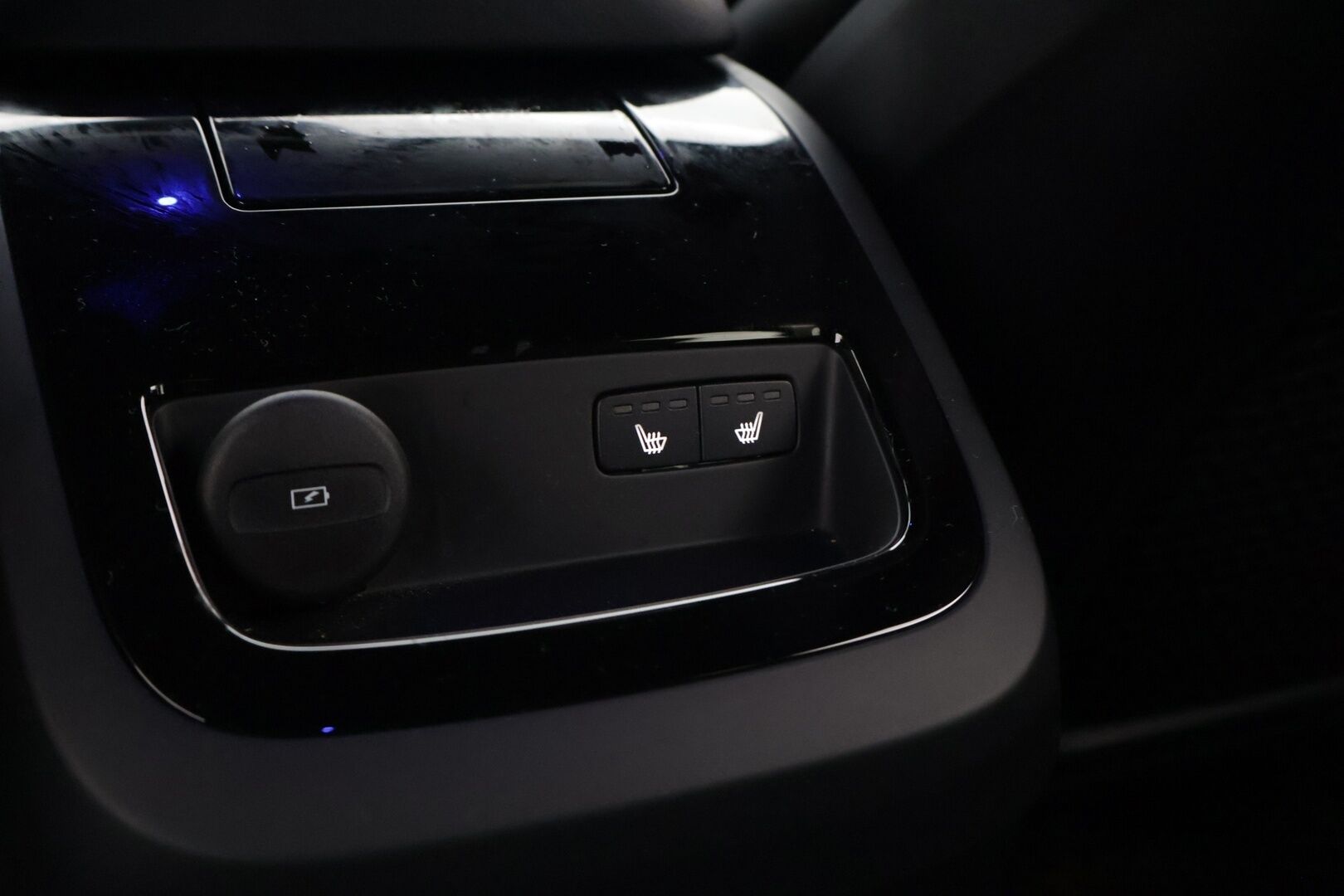 Volvo V60 2021 T8 TwE AWD Business R-Design aut ** ACC / Webasto / Bowers & Wilkins / BLIS / Digimittaristo / P-Kamera / LED / Muistipenkit* - 1.Om / Suomi-auto / Merkkihuollettu / 2 renkaat / Penkinlämmittimet edessä ja takana* - HULLUT JOULUT KORKOTARJOUS 2,49% 