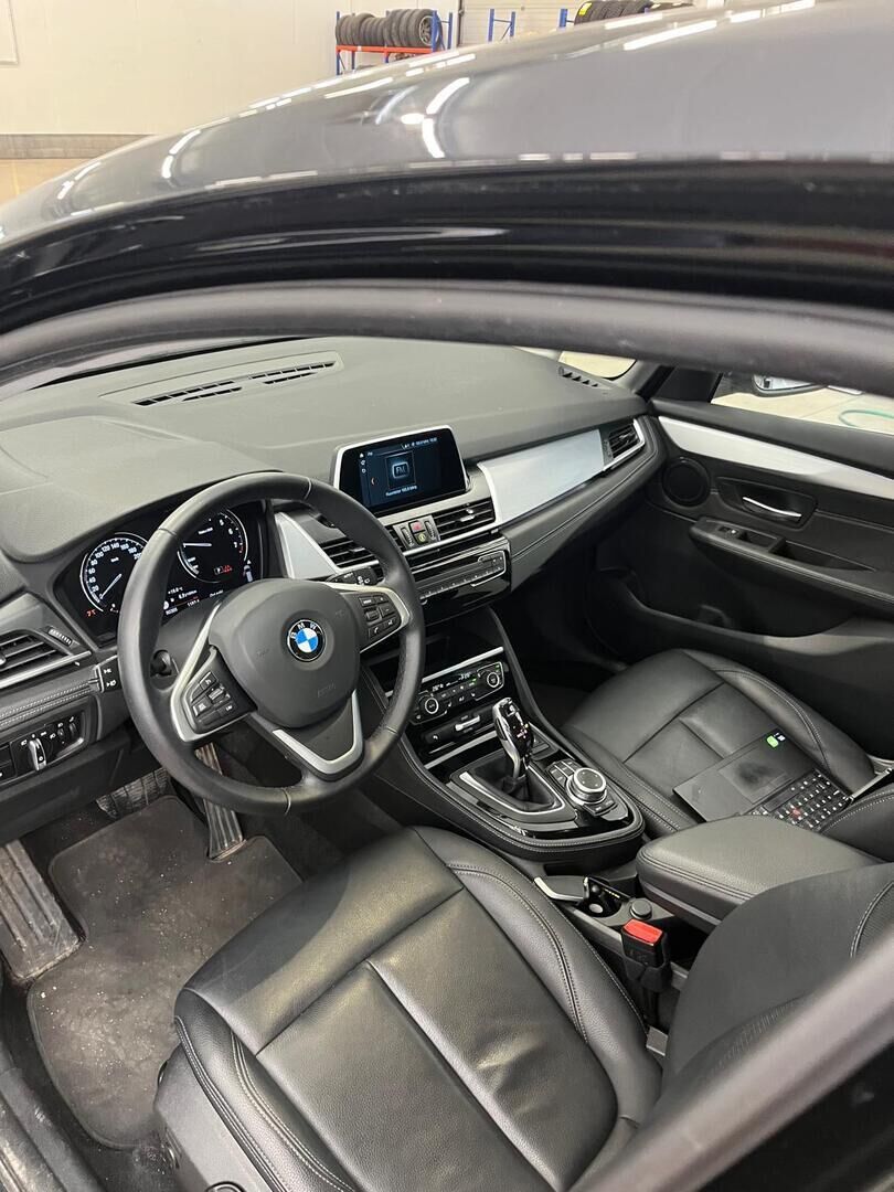 BMW 218 2022 F46 Gran Tourer 218i A Business Luxury 7-P * Sisätilanlämmitin / LED / P.Kamera / Vakkari / Nahkaverhoilu / Comfort Access * - 1-om Suomi-auto / Kahdet renkaat aluvanteilla / Merkkihuollot - HULLUT AVAJAISHULINAT KORKOTARJOUS 3,29 %