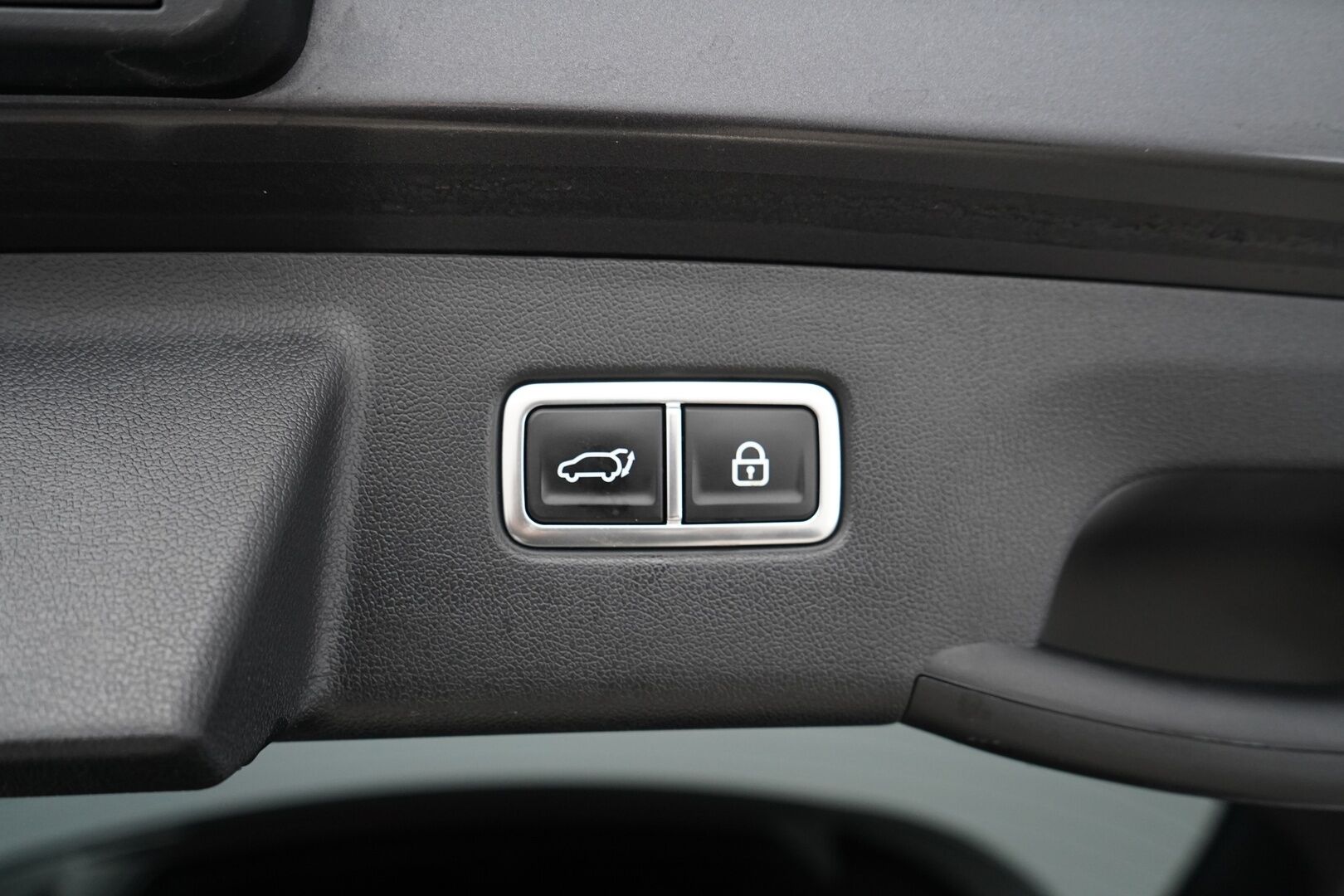 Kia Sorento 2021 1,6 T-GDI AWD Plug-in Hybrid Platinum - Webasto | Nahat | ACC | 360° Kamera | BOSE | Ambient | Suomi-auto | Kahdet renkaat OEM vanteilla | Viimeisin huolto 114tkm | Molemmat laturit