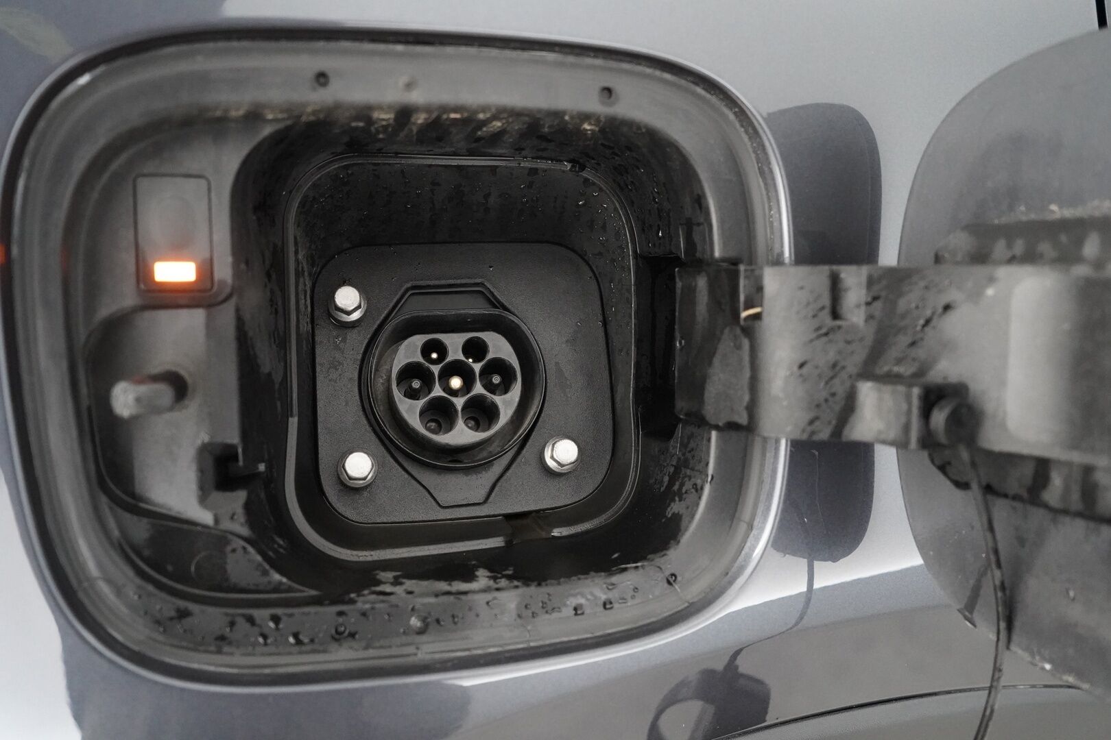 Kia Sorento 2021 1,6 T-GDI AWD Plug-in Hybrid Platinum - Webasto | Nahat | ACC | 360° Kamera | BOSE | Ambient | Suomi-auto | Kahdet renkaat OEM vanteilla | Viimeisin huolto 114tkm | Molemmat laturit