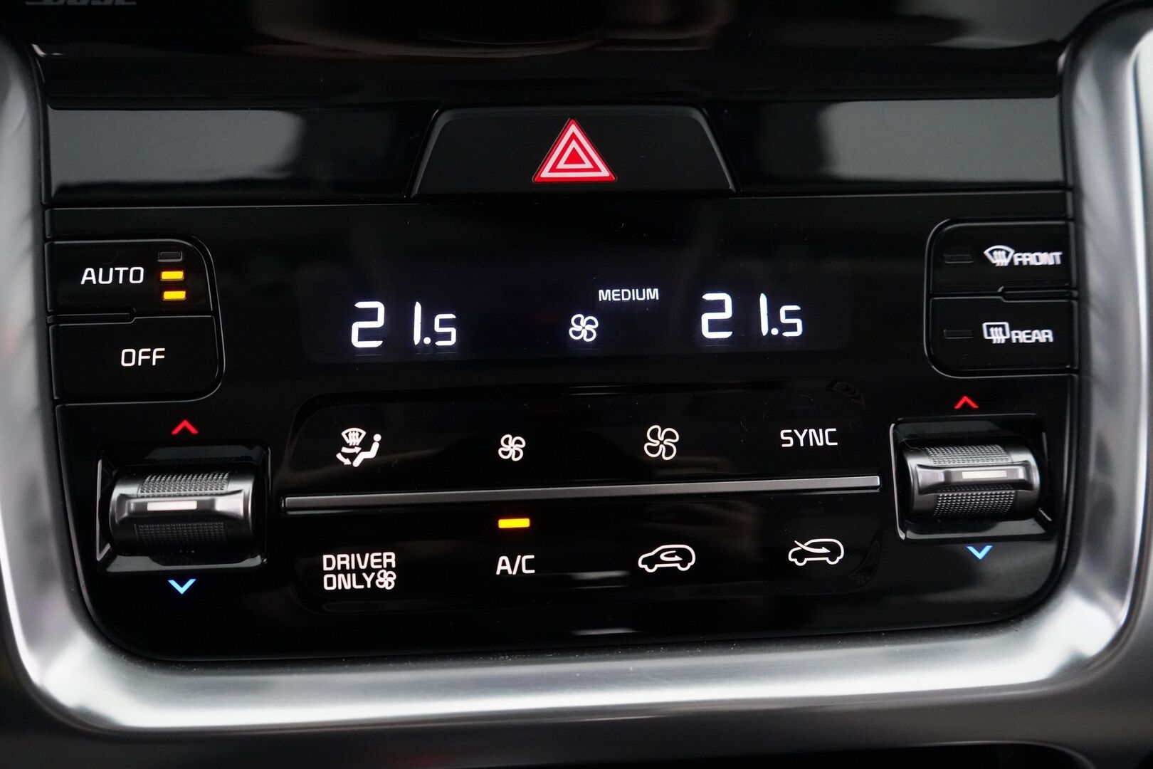 Kia Sorento 2021 1,6 T-GDI AWD Plug-in Hybrid Platinum - Webasto | Nahat | ACC | 360° Kamera | BOSE | Ambient | Suomi-auto | Kahdet renkaat OEM vanteilla | Viimeisin huolto 114tkm | Molemmat laturit