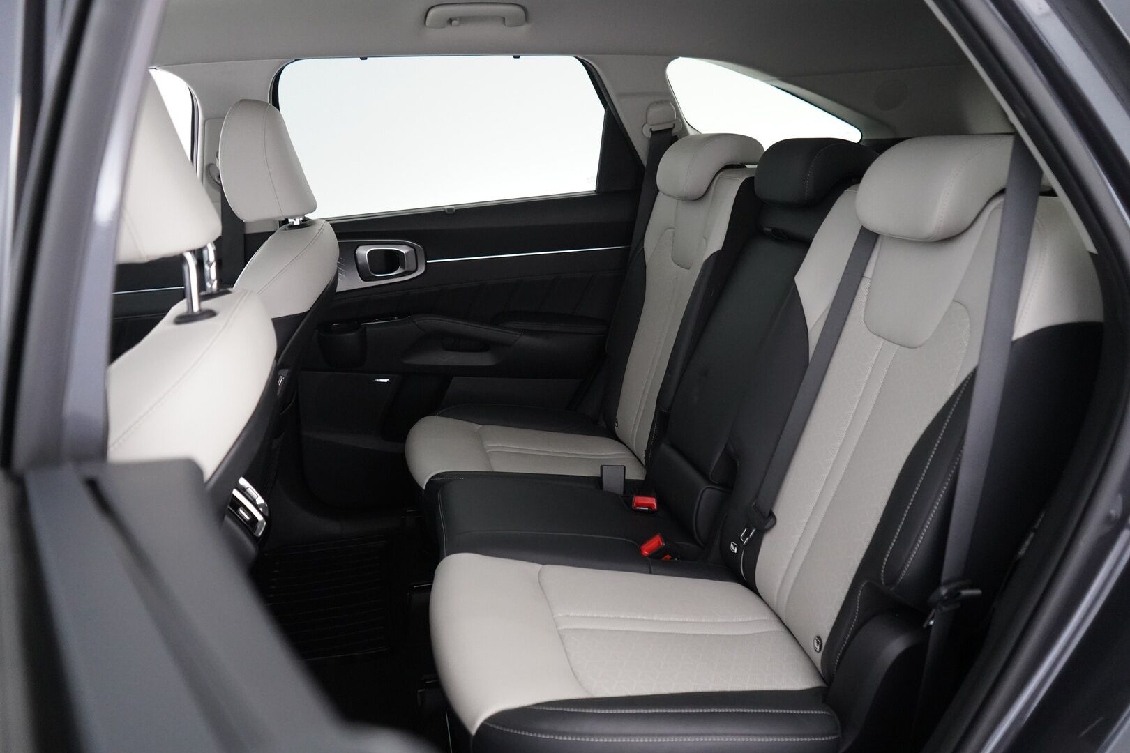 Kia Sorento 2021 1,6 T-GDI AWD Plug-in Hybrid Platinum - Webasto | Nahat | ACC | 360° Kamera | BOSE | Ambient | Suomi-auto | Kahdet renkaat OEM vanteilla | Viimeisin huolto 114tkm | Molemmat laturit