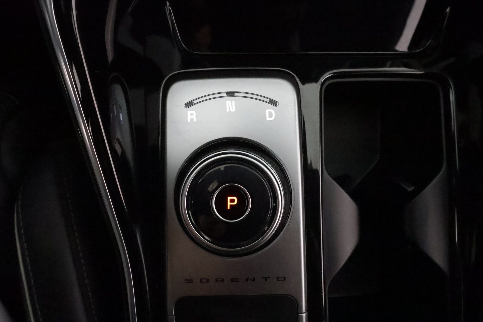 Kia Sorento 2021 1,6 T-GDI Plug-in Hybrid AWD Business Luxury AT 5P ** HUD / 360° / Adapt.Vakkari / Koukku / Bose / Muistipenkki ** - 3,99 % KORKOTARJOUS TÄHÄN AUTOON - Suomi-auto / 2x Renkaat / Akku Kuntotarkistettu!